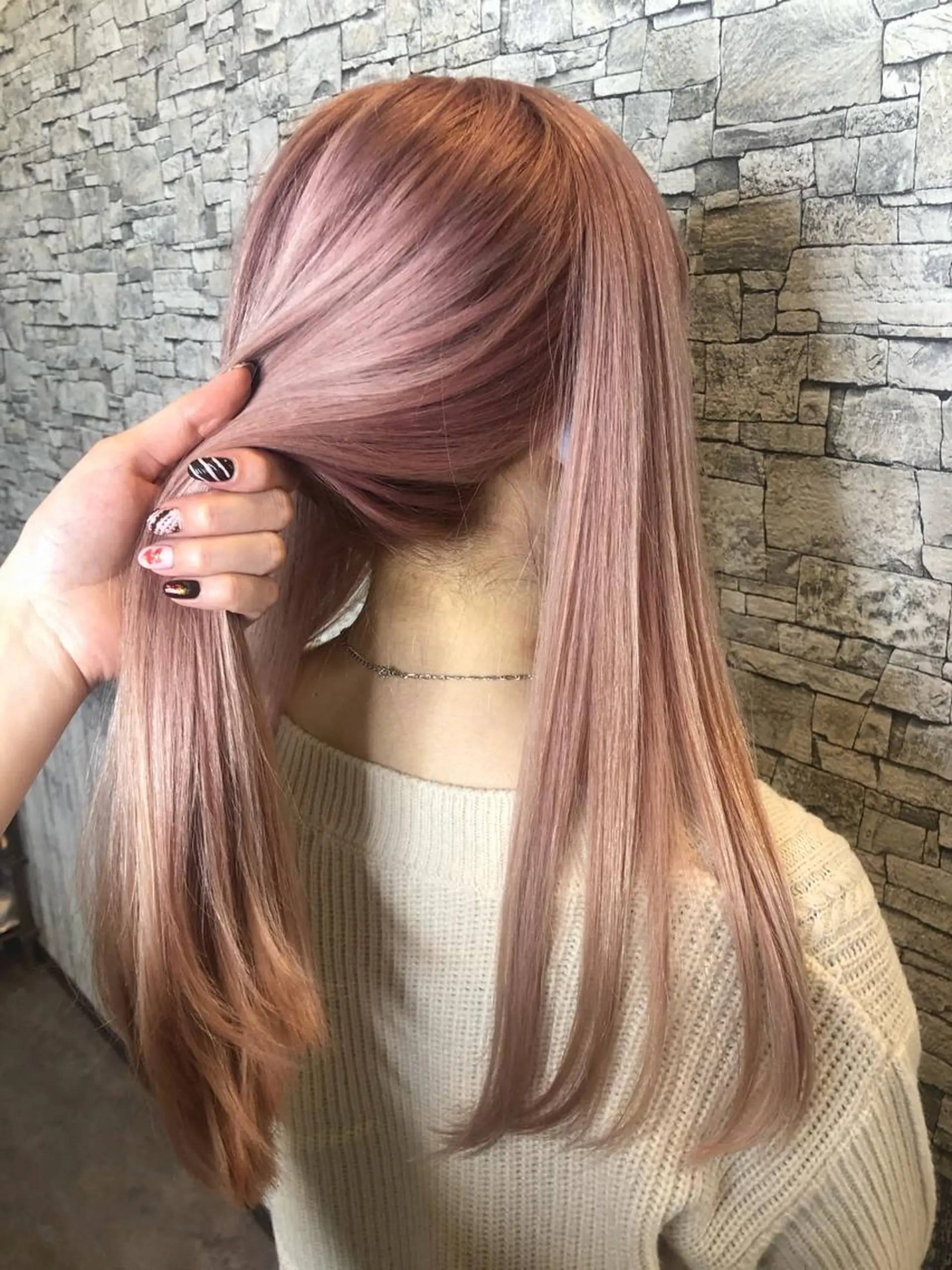 ロング L'wis所属・🪄🫧ハイトーン/ 乙津茜🐰L'wisのヘアスタイル