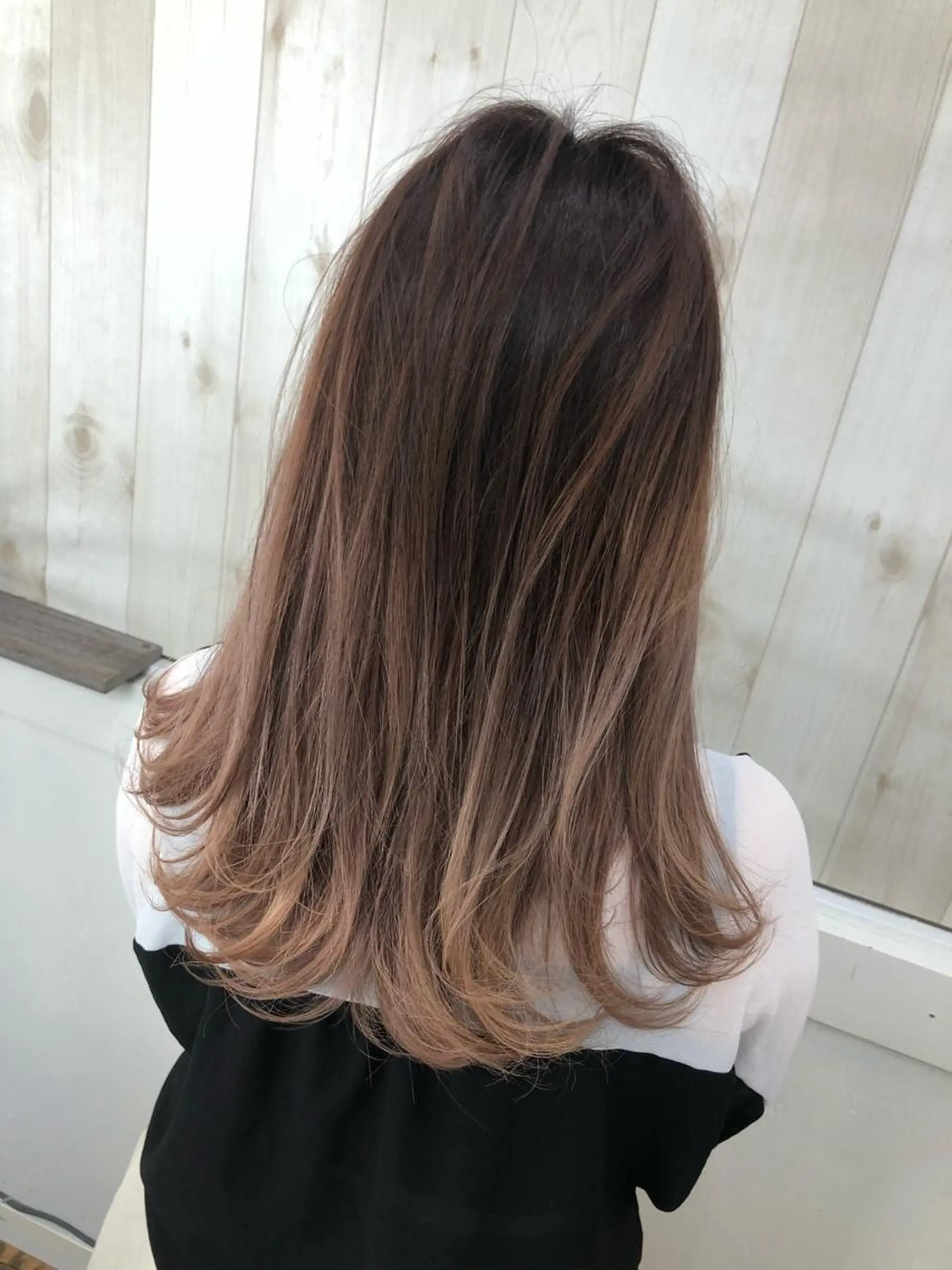 ミディアム カラー ベージュカラー ピンクカラー ヘアカラー PSY(サイ)所属・PSY(サイ)池袋 金田尚久🎨のヘアスタイル