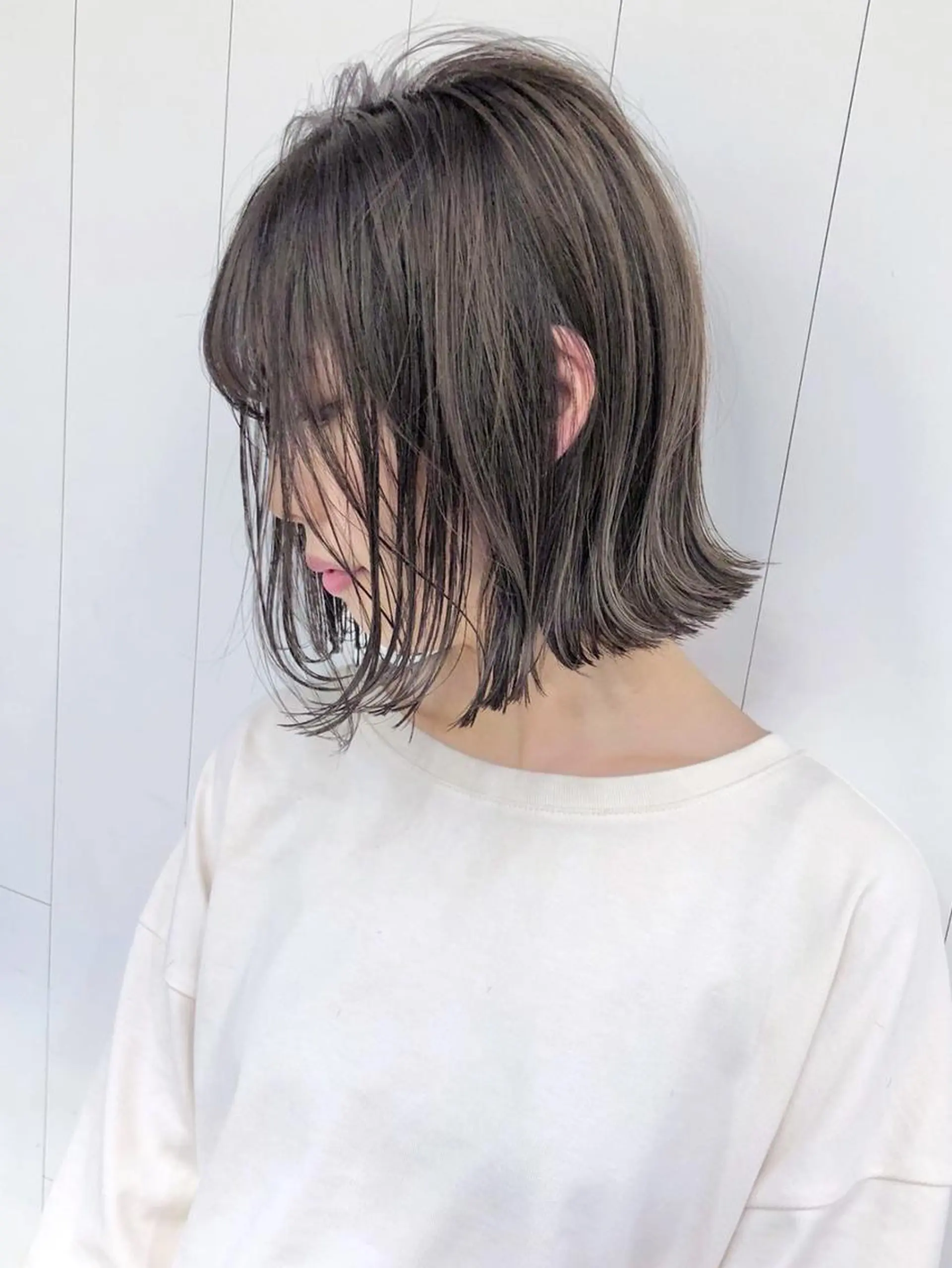 ミディアム カラー パーマ ヘアアレンジ グレージュ ハイライトカラー シアーグレージュ ハイライト ITbyALBUM 藤沢店のヘアスタイル