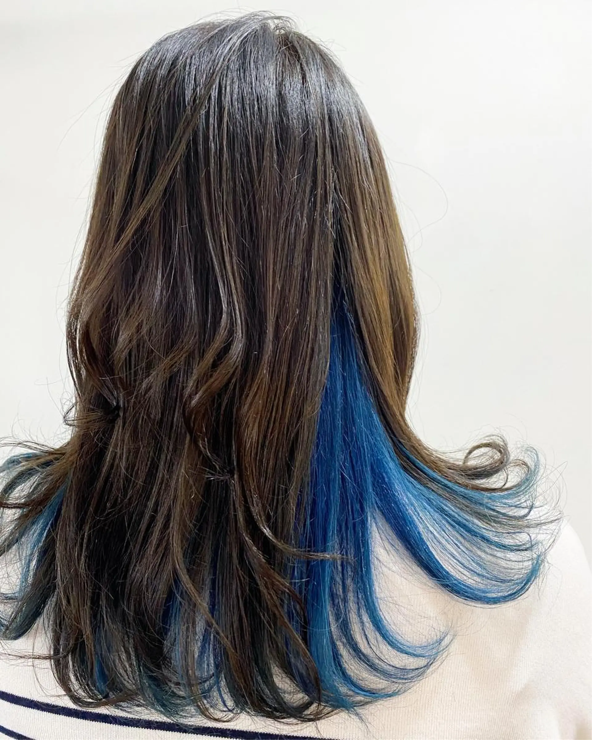 ミディアム カラー ブルーカラー インナーカラー カット ヘアカラー フラム所属・WATANABE MISAKIのヘアスタイル