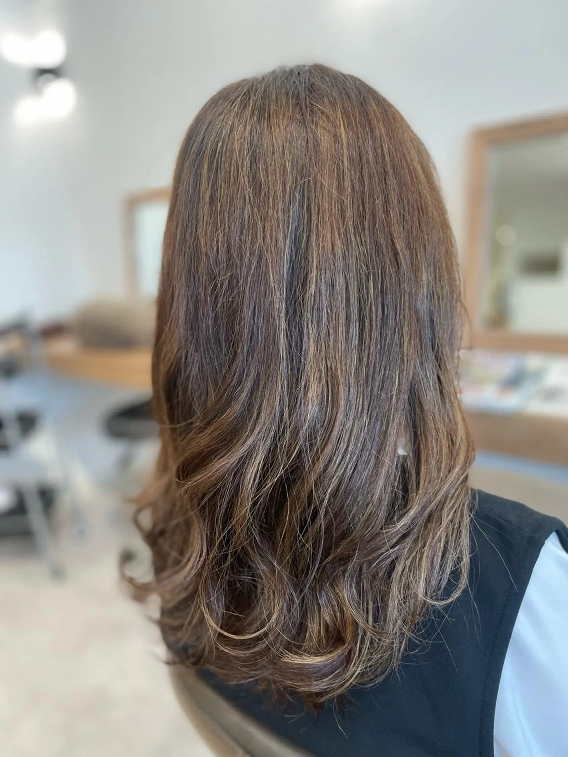 ロング カラー no4ナチュラル戸祭所属・山越 美裕樹のヘアスタイル