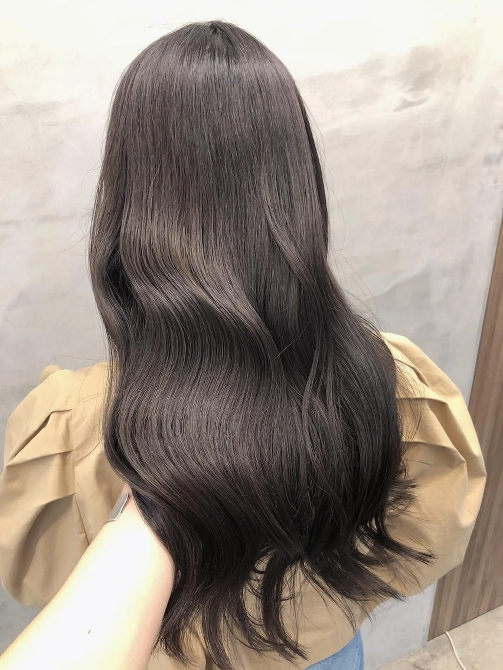 セミロング カラー ヘアアレンジ アッシュ アッシュグレー アッシュグレージュ ベージュカラー ブリーチ 【美髪特化 髪質改善サイトウ】のヘアスタイル