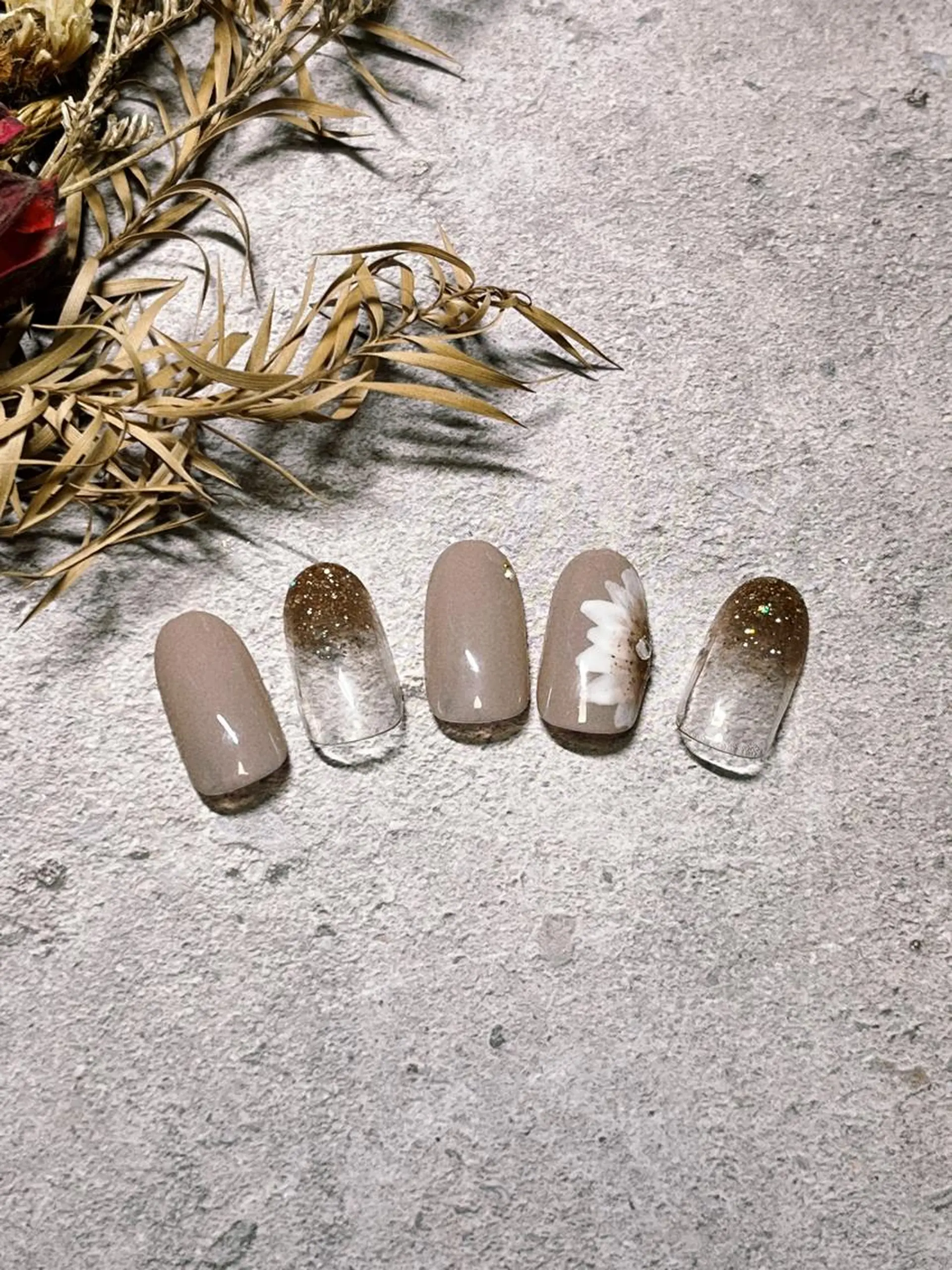 ネイル アートネイル ジェルネイル 氷ネイル・うるうるネイル キラキラネイル オフィスネイル ♾nail 恵美のマツエク・マツパデザイン