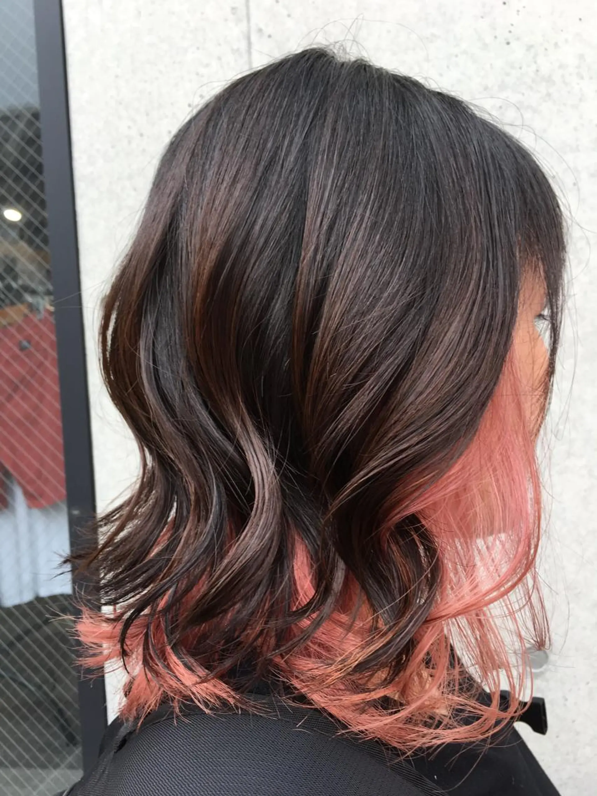 ミディアム カラー インナーカラー ピンクカラー カット ヘアカラー edge.所属・くまがい みゆ【edge.】のヘアスタイル