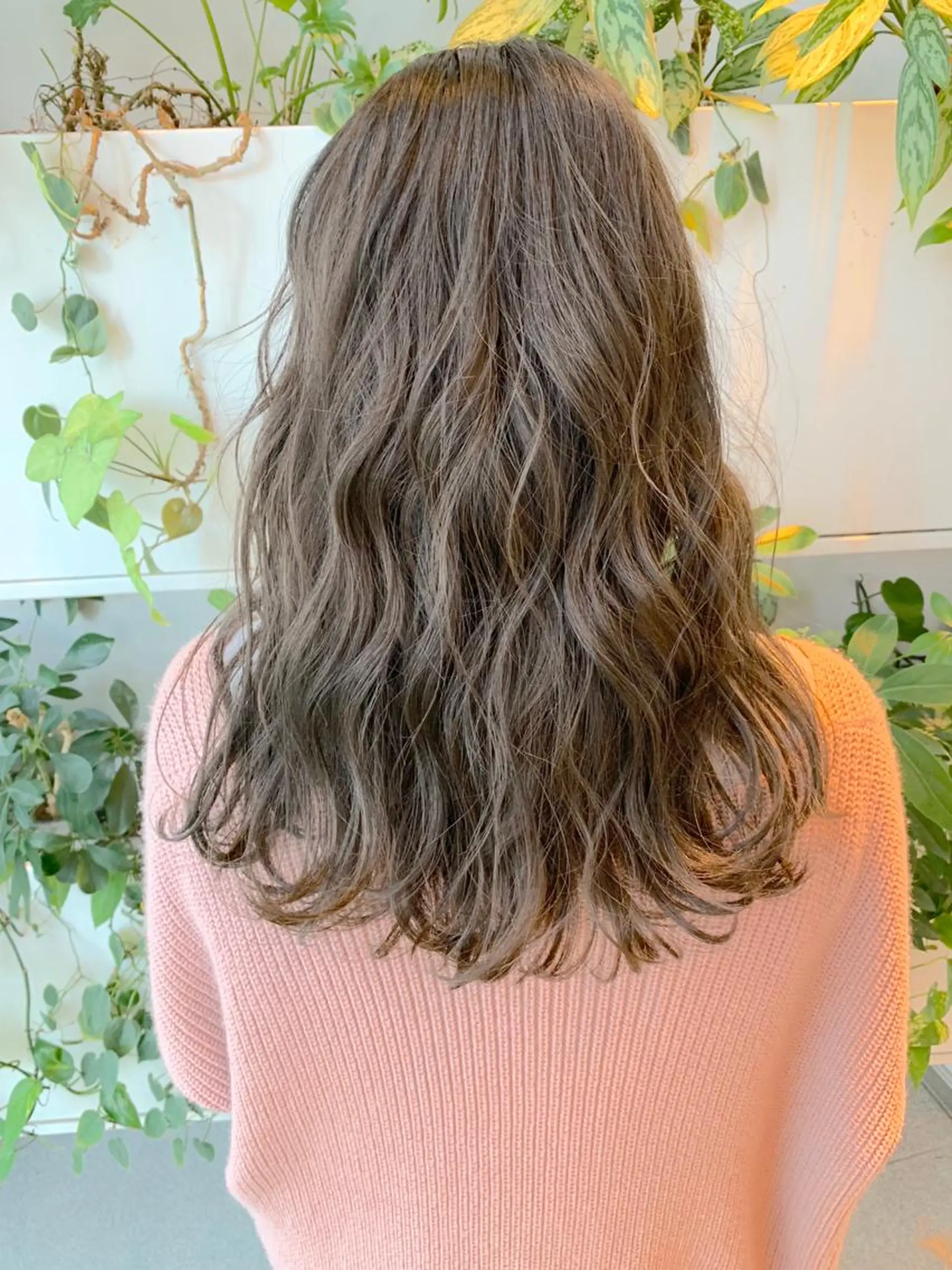 ミディアム カラー グレージュ カーキグレージュ ヘアカラー トリートメント 東北No.1完全個室 💐梶谷社長のヘアスタイル