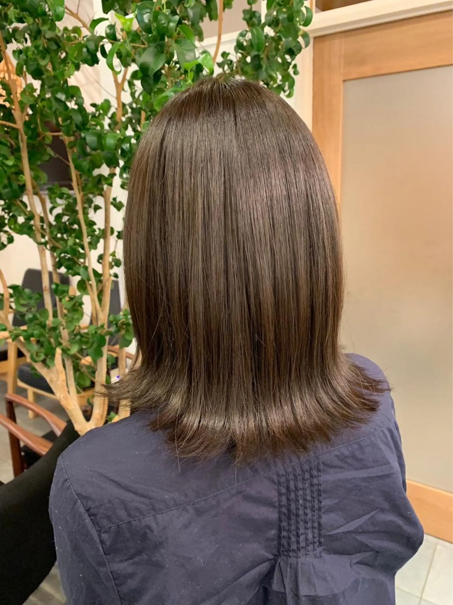 ミディアム カラー カワハラ ヒナコのヘアスタイル