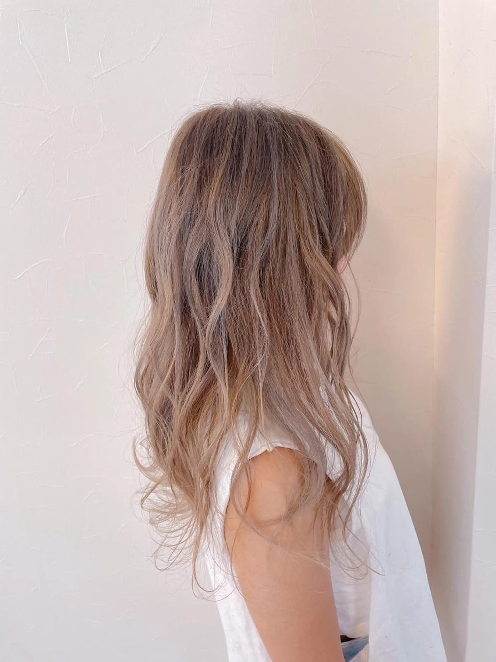 ロング カラー バレイヤージュ ブリーチ ケアブリーチ ダブルカラー グラデーションカラー ヘアカラー トリートメント デザインカラー髪質 改善Lilithのその他イメージ