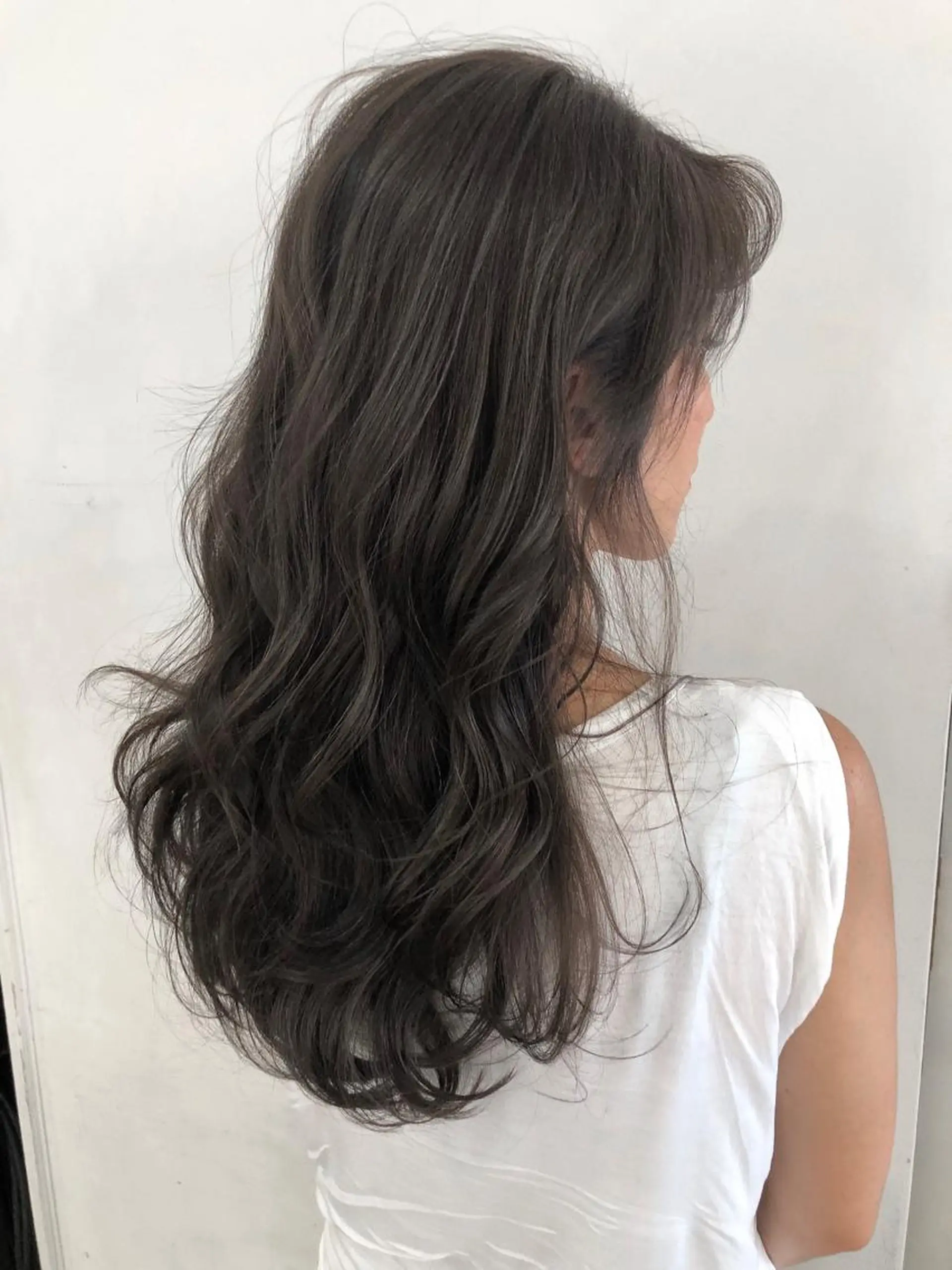 セミロング カラー ベージュカラー ブリーチ ブラウンカラー ココアブラウン ダークグレー SALON　VILEGE所属・髪質改善・韓国 【代表】 HIDE.のヘアスタイル