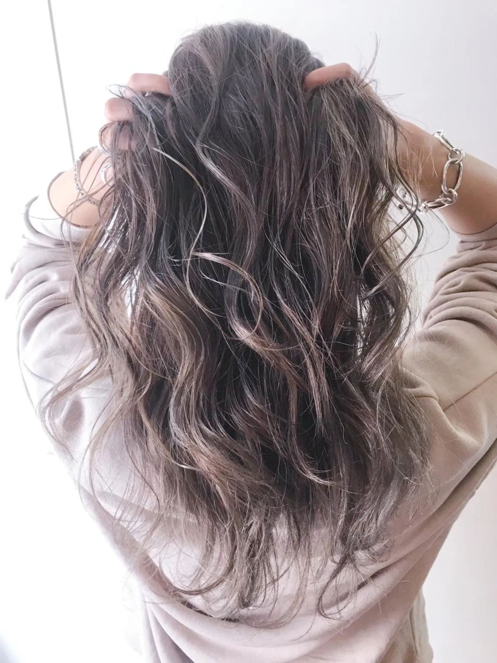 セミロング カラー ヘアアレンジ ヘアカラー トリートメント WATARU🔥／ 外国人風ハイライトのヘアスタイル