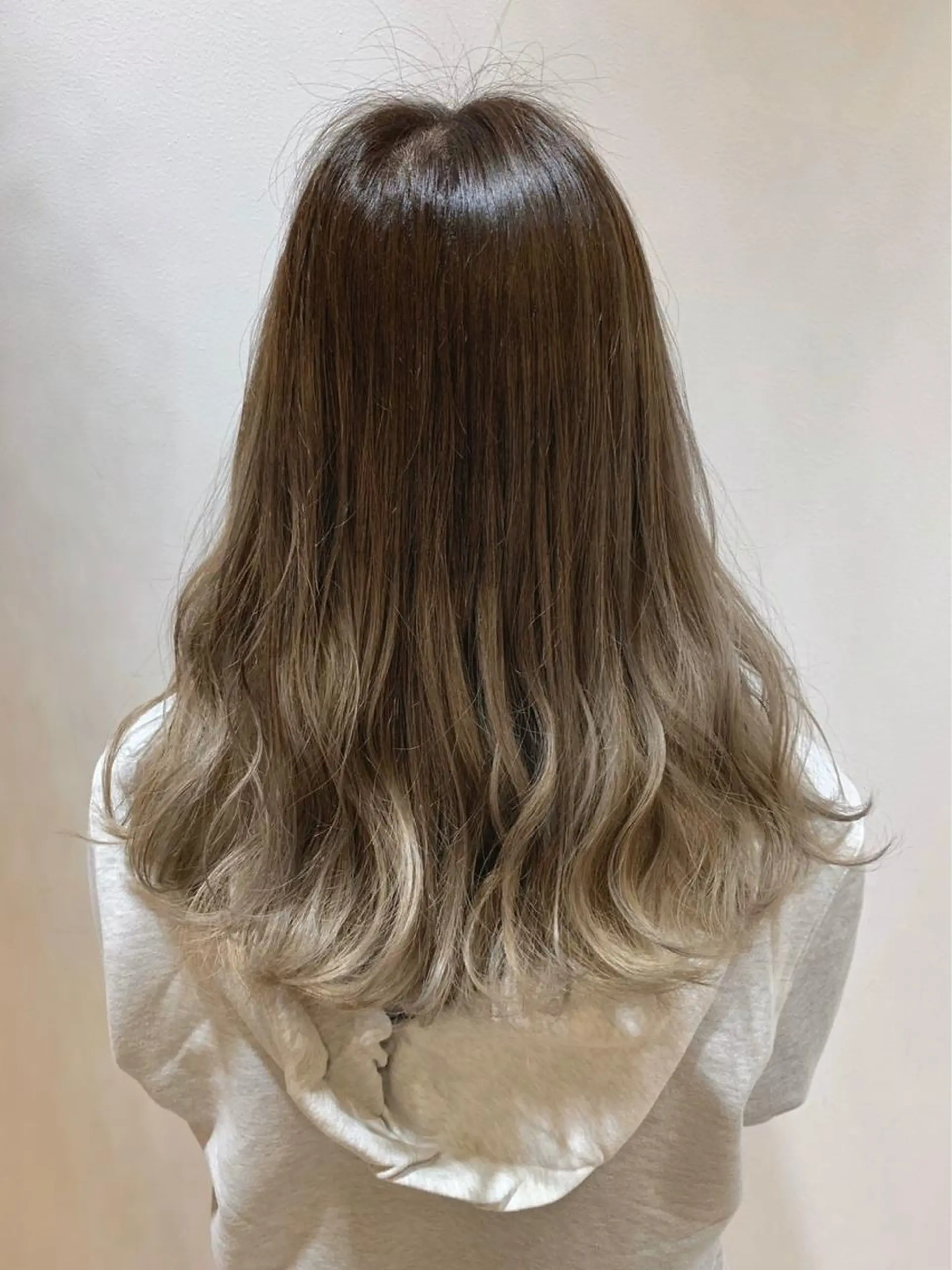 ロング 福元友梨 ディレクター✂️のヘアスタイル