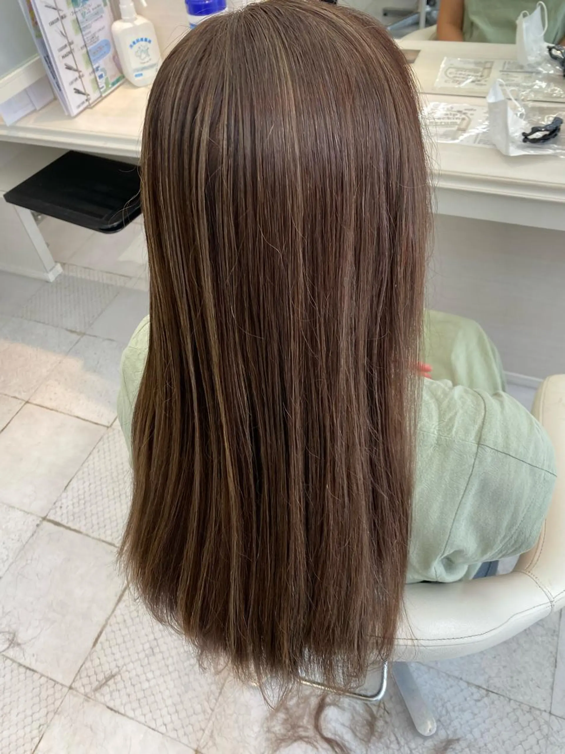 ロング 3Dハイライト ハイライト 白髪ぼかしハイライト めさきすずなのヘアスタイル