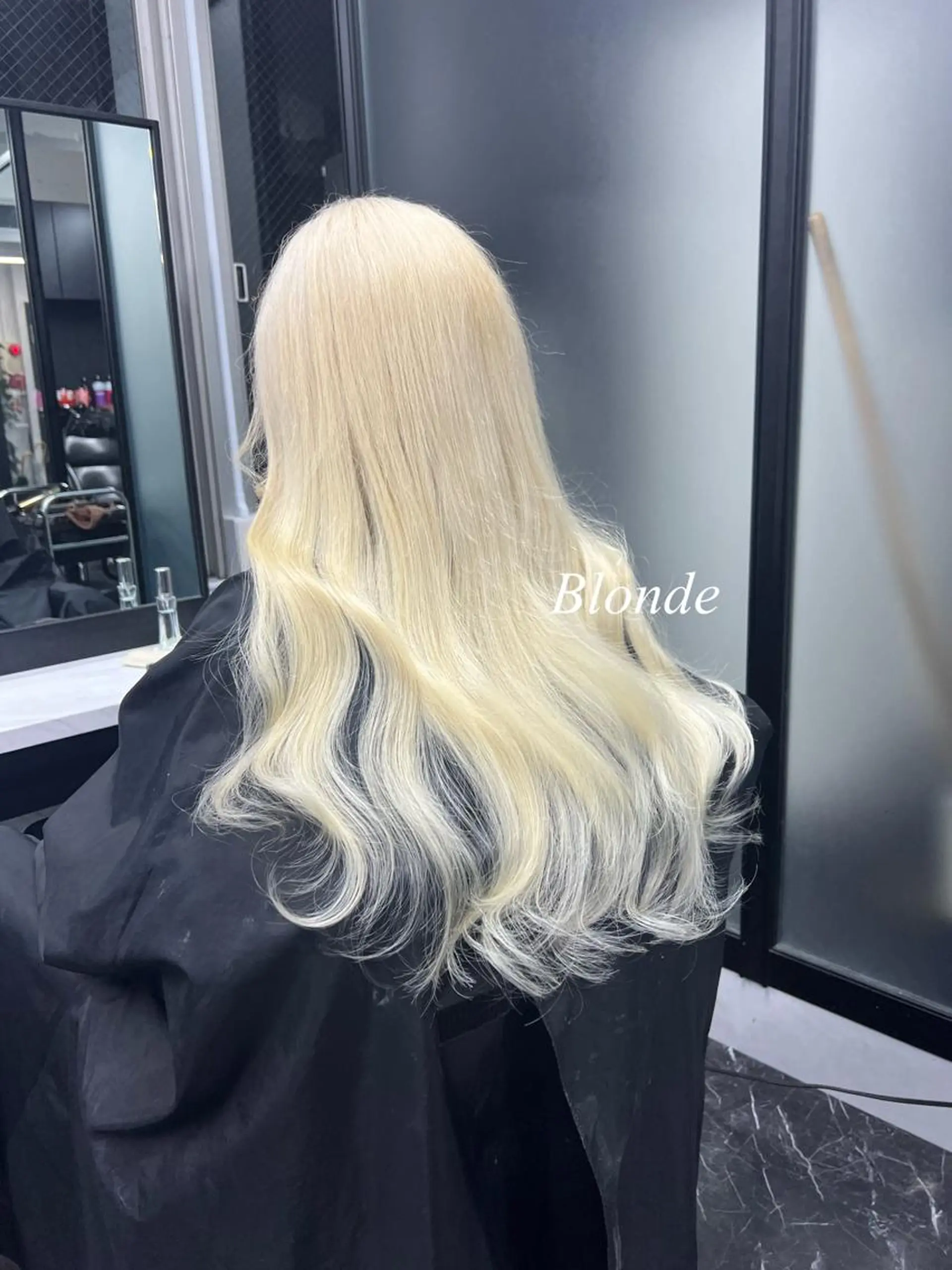 ロング カラー シールエクステ ハイトーンカラー エクステ ヘアカラー シールエクステ特化 ハイトーン、NANAのヘアスタイル