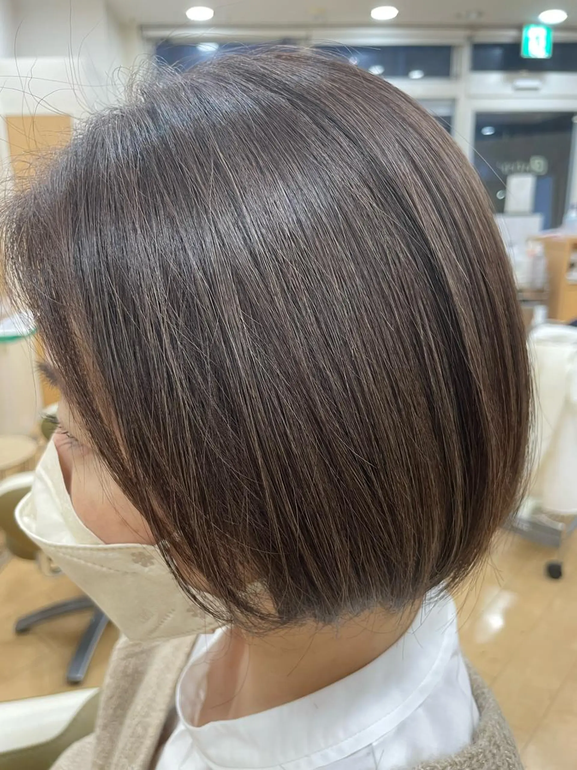 ショート ヘアカラー トリートメント 福原 亜祐美のヘアスタイル