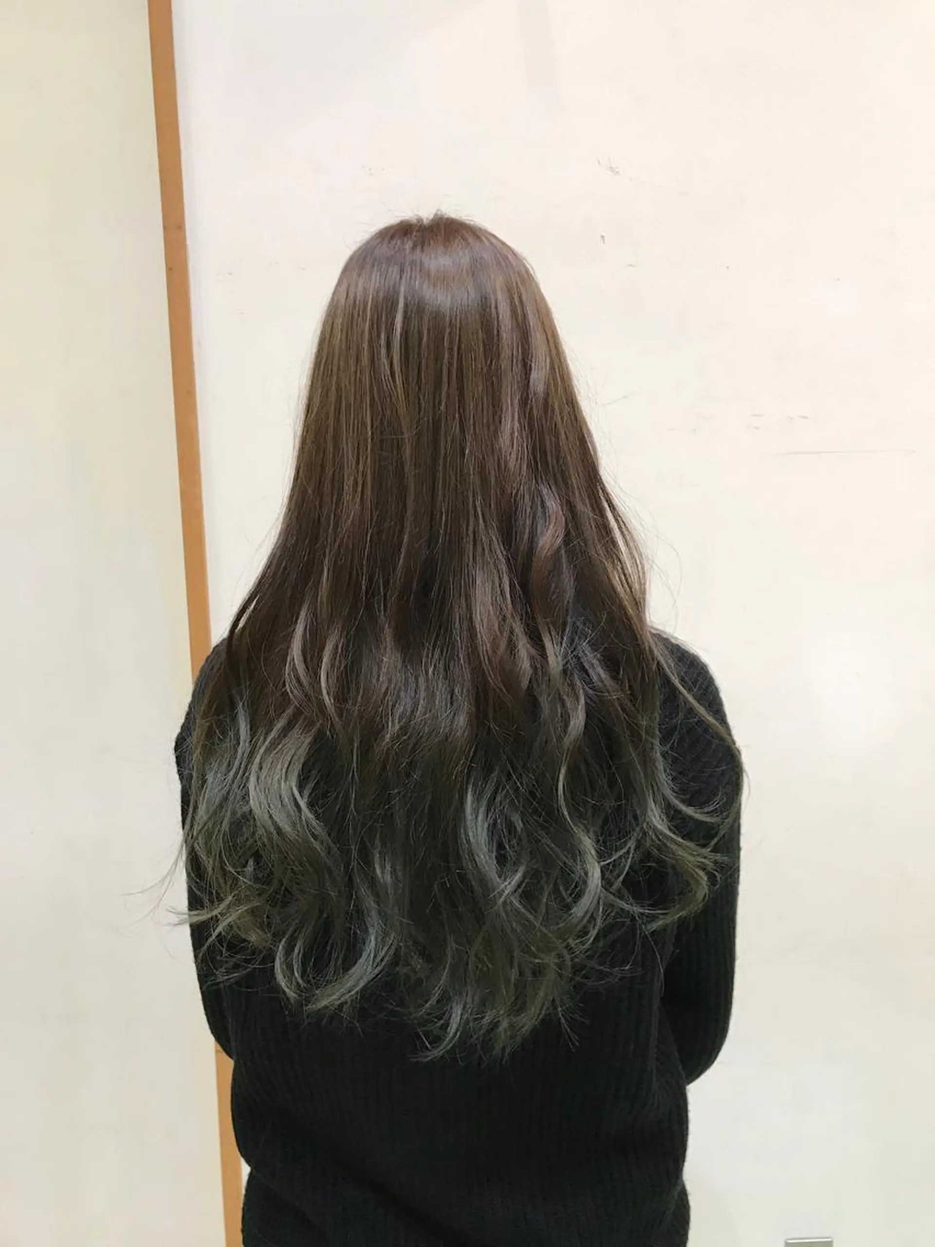 ロング カラー ブリーチ コロレ所属・赤松 孝亮のヘアスタイル