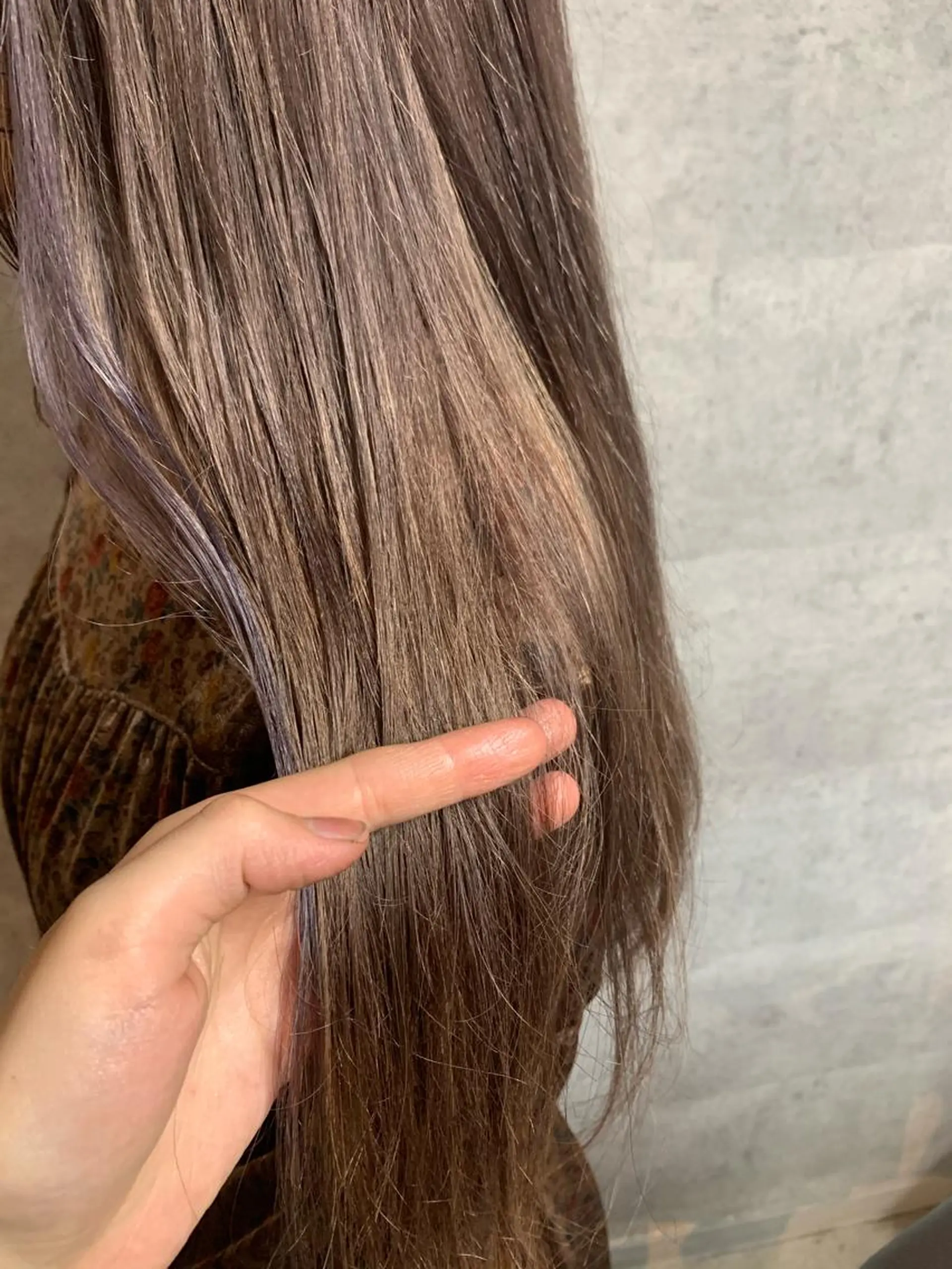 ロング カラー ベージュカラー オレンジ 島守 桃香のヘアスタイル