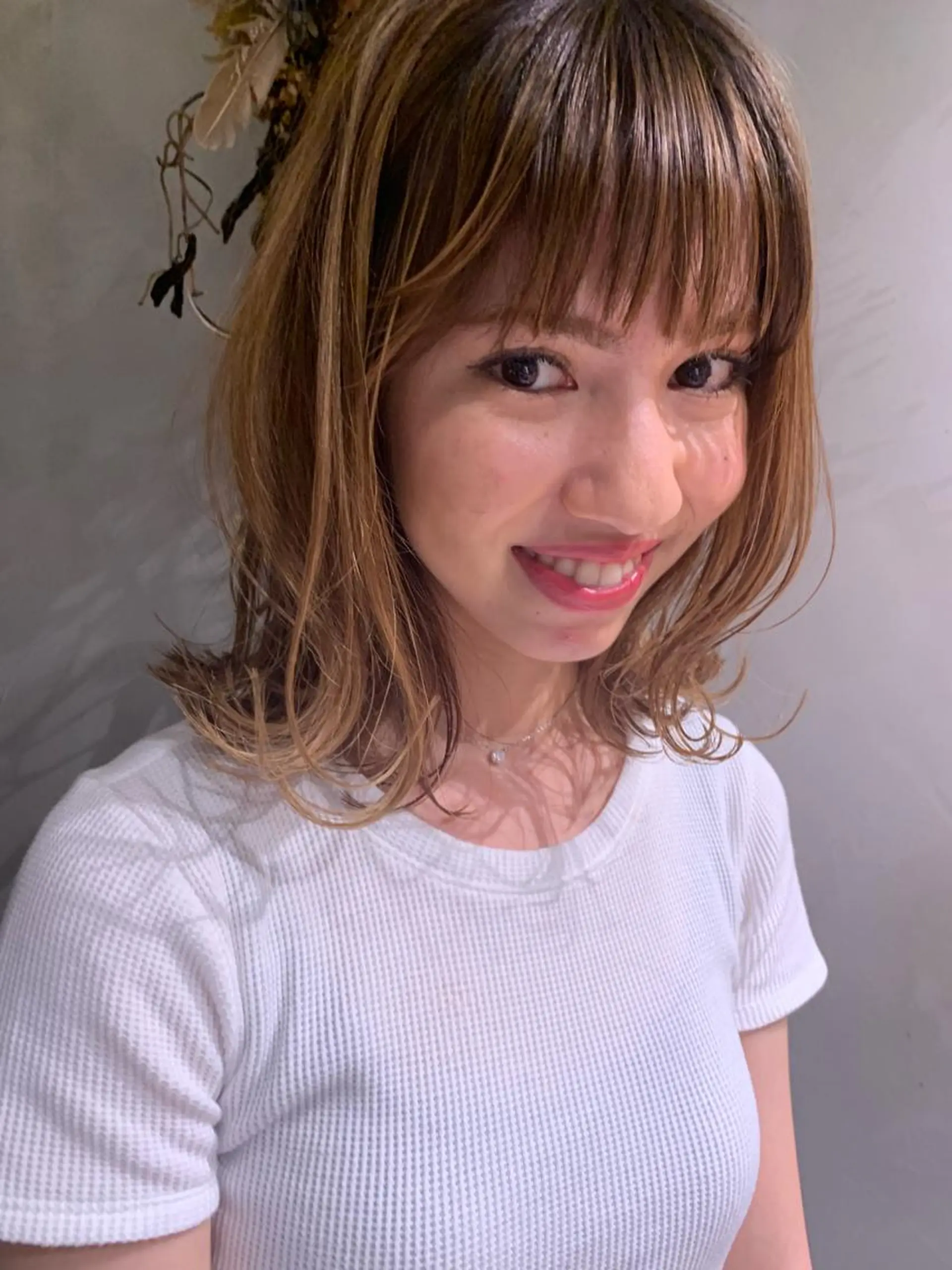 ミディアム カラー ハイライトカラー ハイライト 柔らかブラウン/顔周 りレイヤー♡ユウシのヘアスタイル