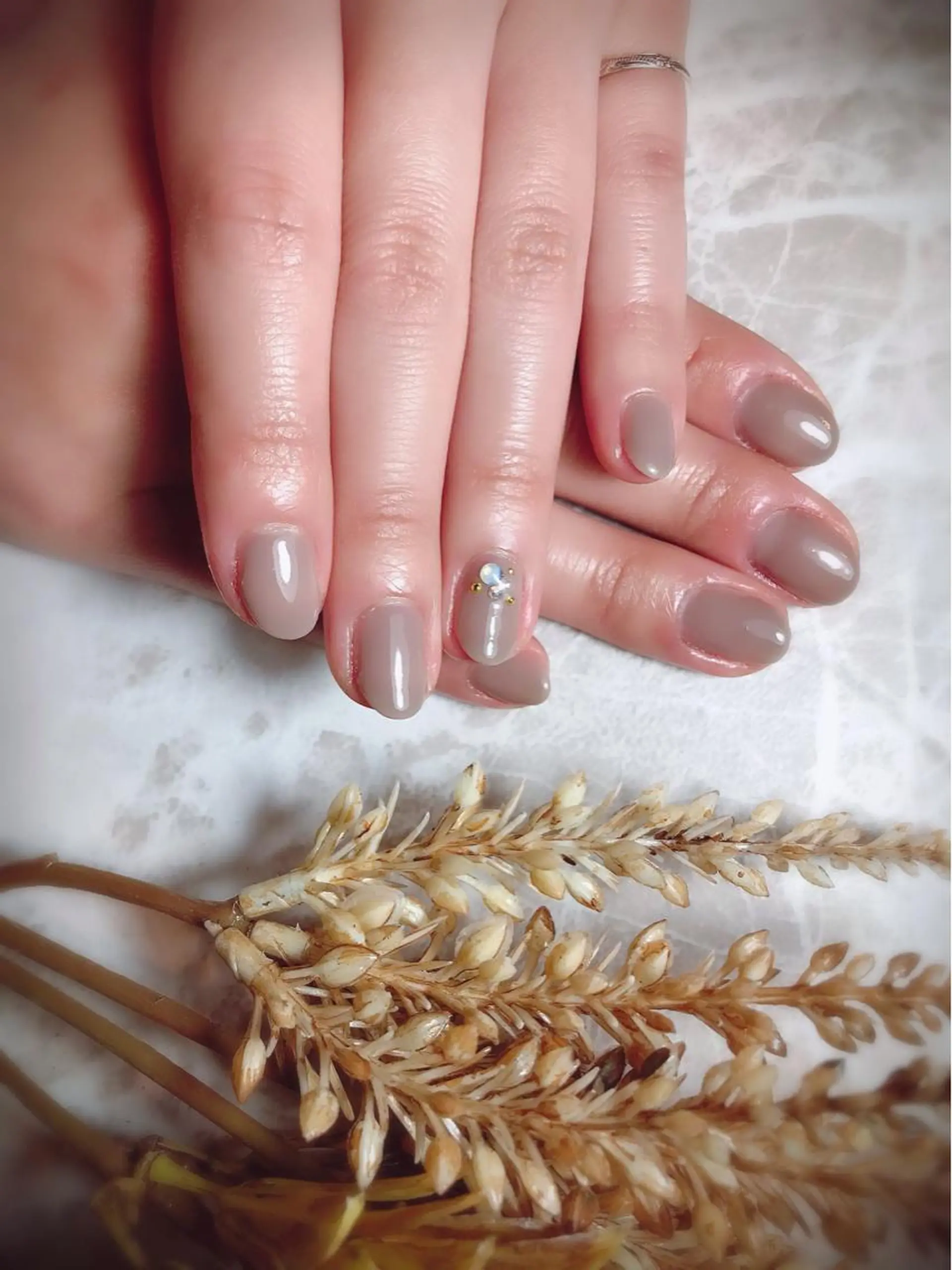 ネイル べっ甲ネイル ブルー ボルドー グラデーション ニュアンスネイル tink 横浜店所属・Tink 横浜のネイルデザイン