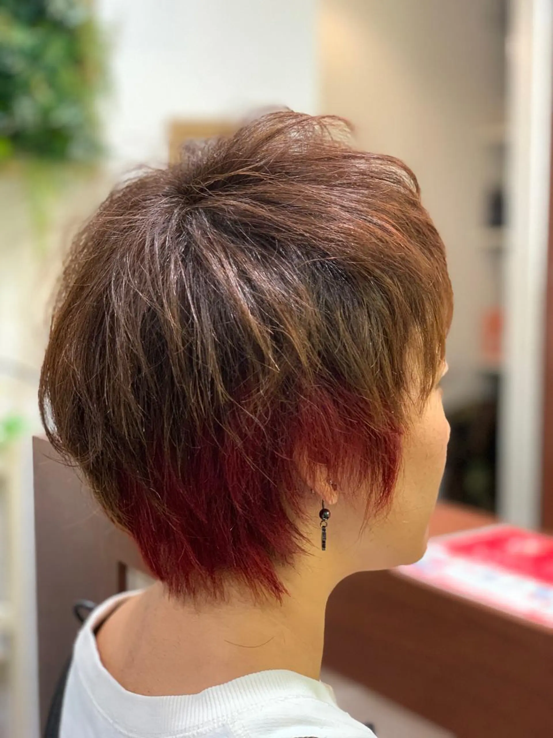 ショート カラー 飯田 真澄のヘアスタイル