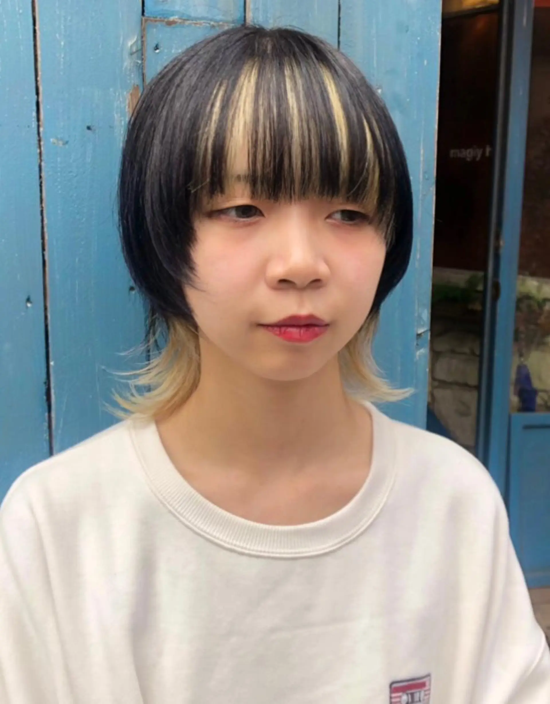 ショート カラー ブリーチ、パーマ 西部笑のヘアスタイル