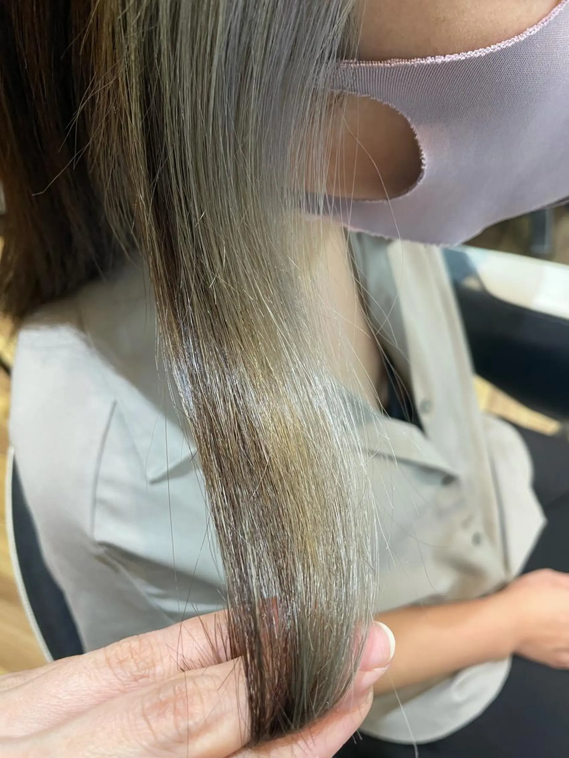 ミディアム カット ヘアカラー 福森 みずきのヘアスタイル