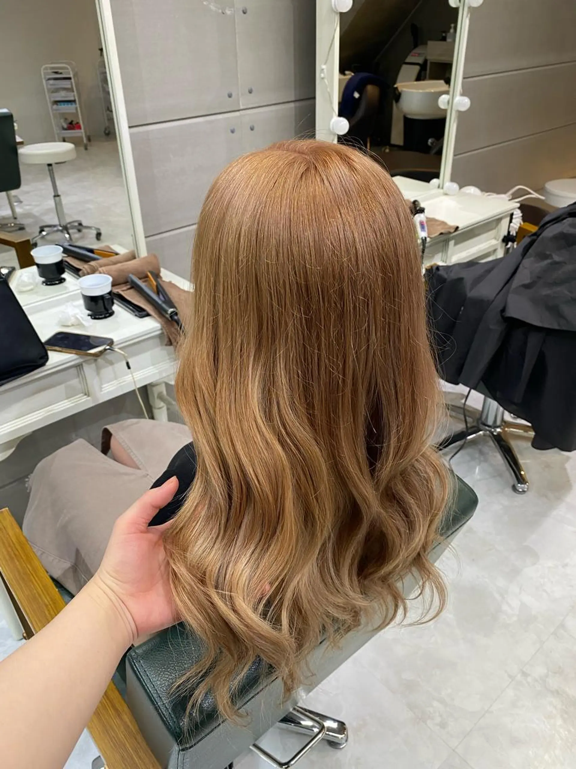 セミロング ヘアカラー 金子 真悠のヘアスタイル