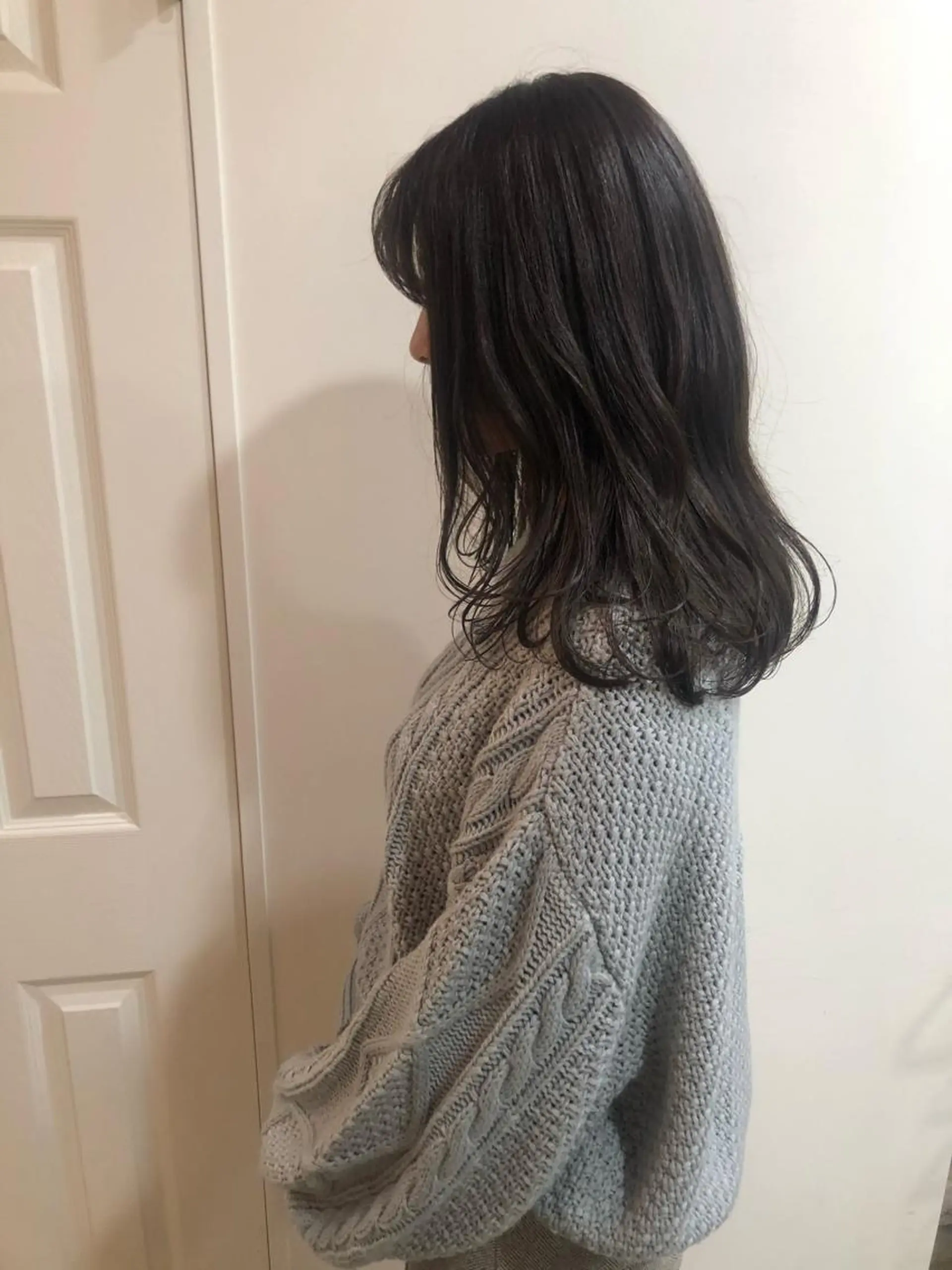 ミディアム カラー カット ヘアカラー トリートメント MIOベージュカラー 柔らかいカラーのヘアスタイル