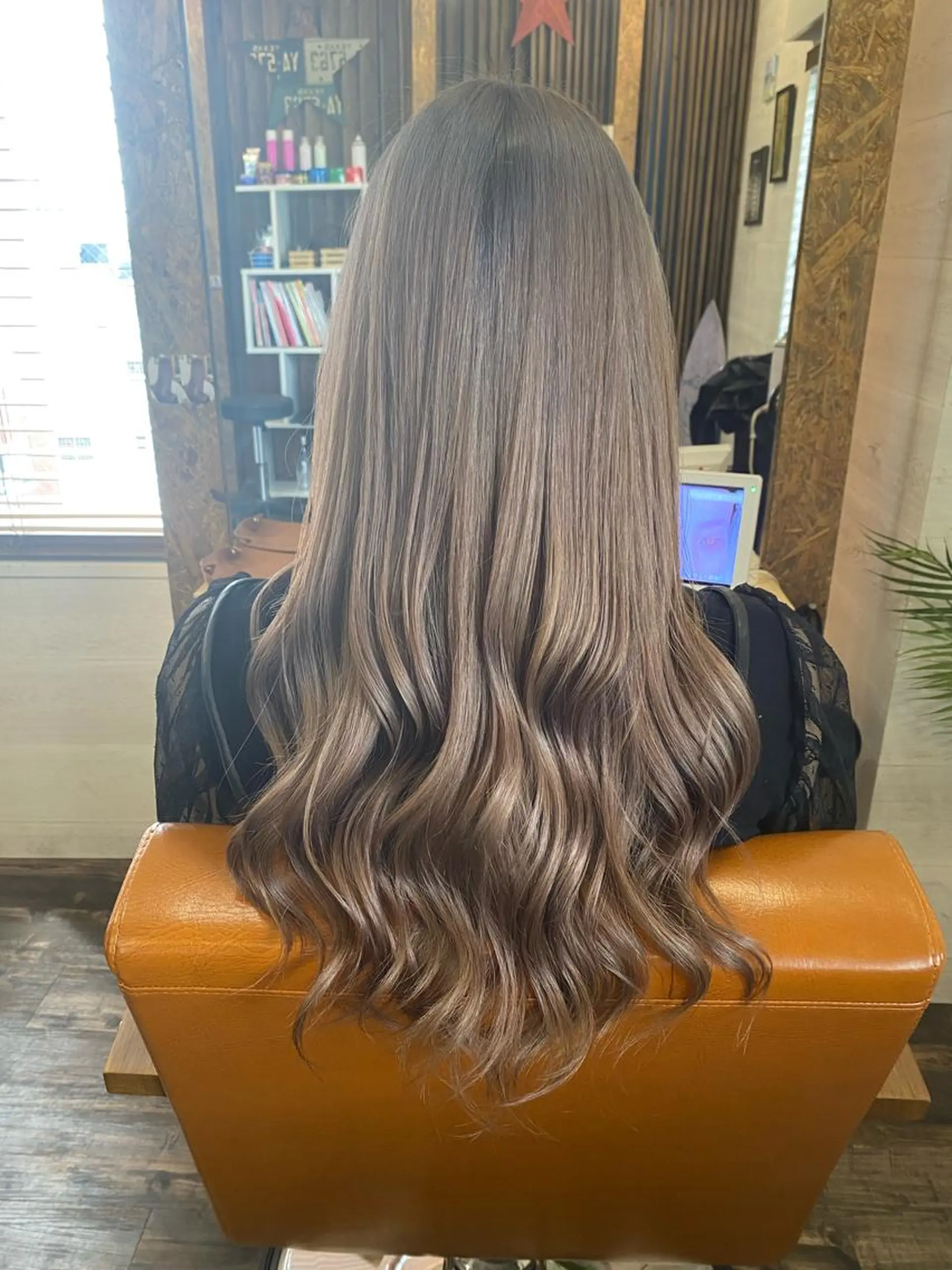 ロング カラー ブリーチ毛対応酸性 ストレート🌈サキのヘアスタイル