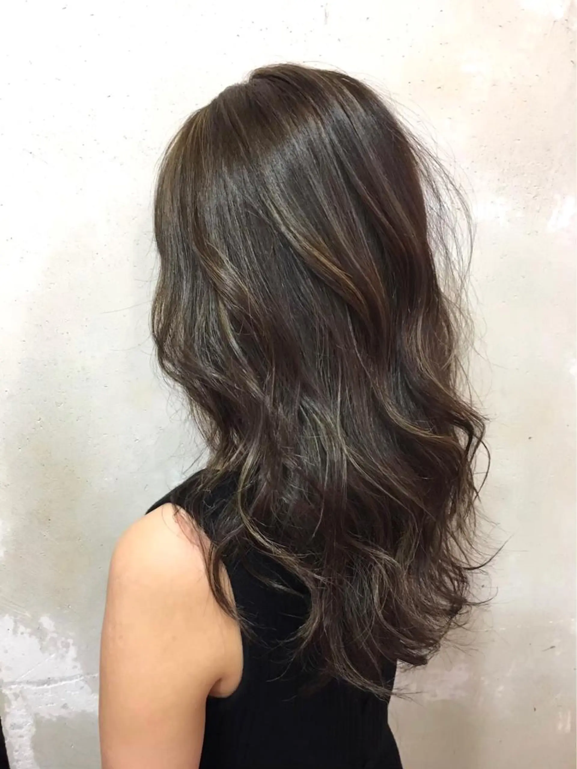 ロング カラー ハイライトカラー オリーブカラー ハイライト 森 早希絵のヘアスタイル