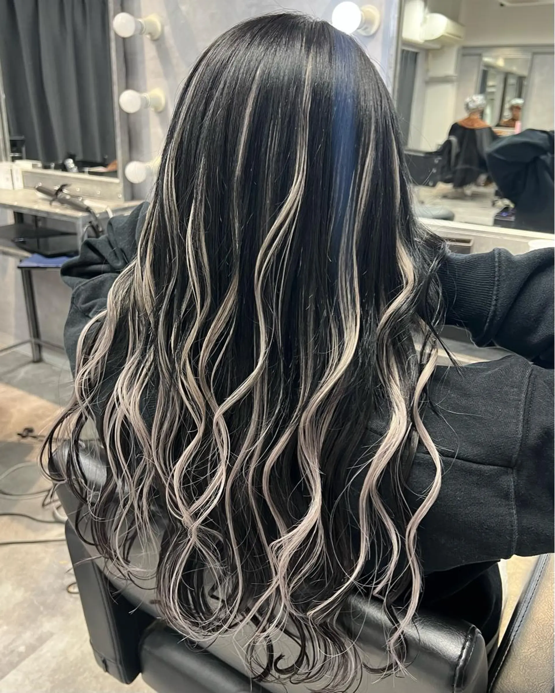 ロング カラー mimiiy梅田 中崎町ハイトーンのヘアスタイル