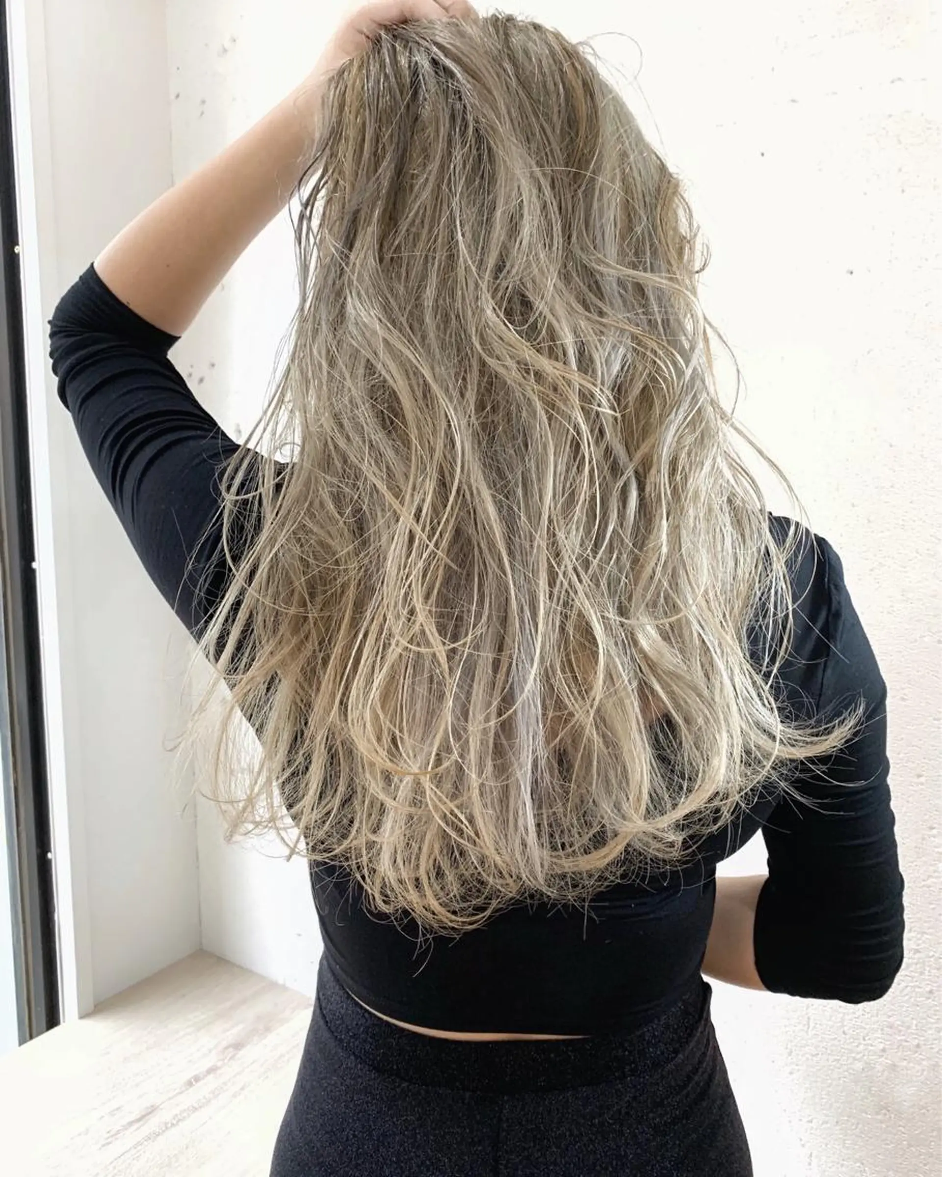 セミロング カラー ヘアアレンジ ヘアカラー トリートメント WATARU🔥／ 外国人風ハイライトのヘアスタイル