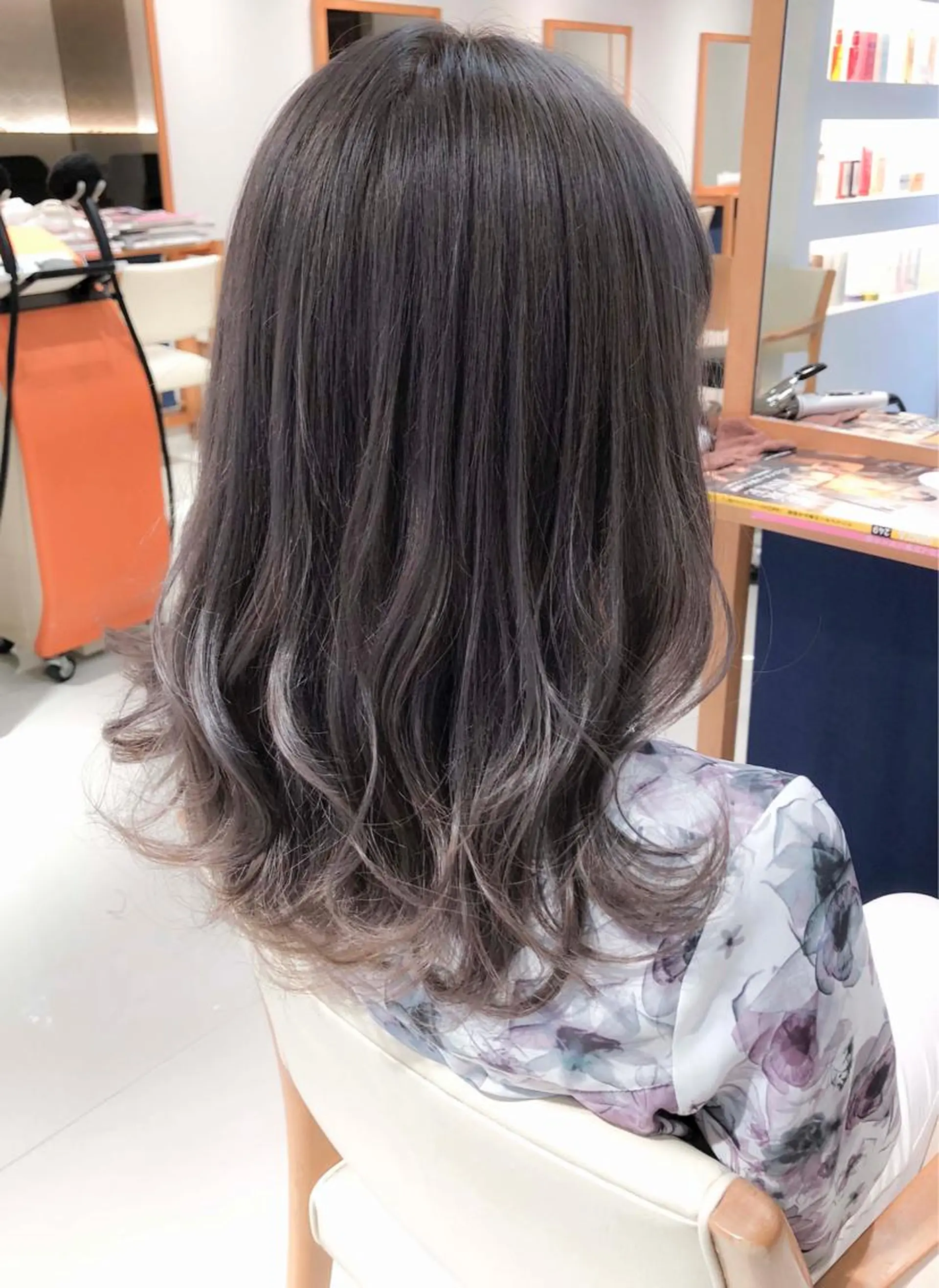 セミロング カラー グレージュ Days 透明感カラーのヘアスタイル