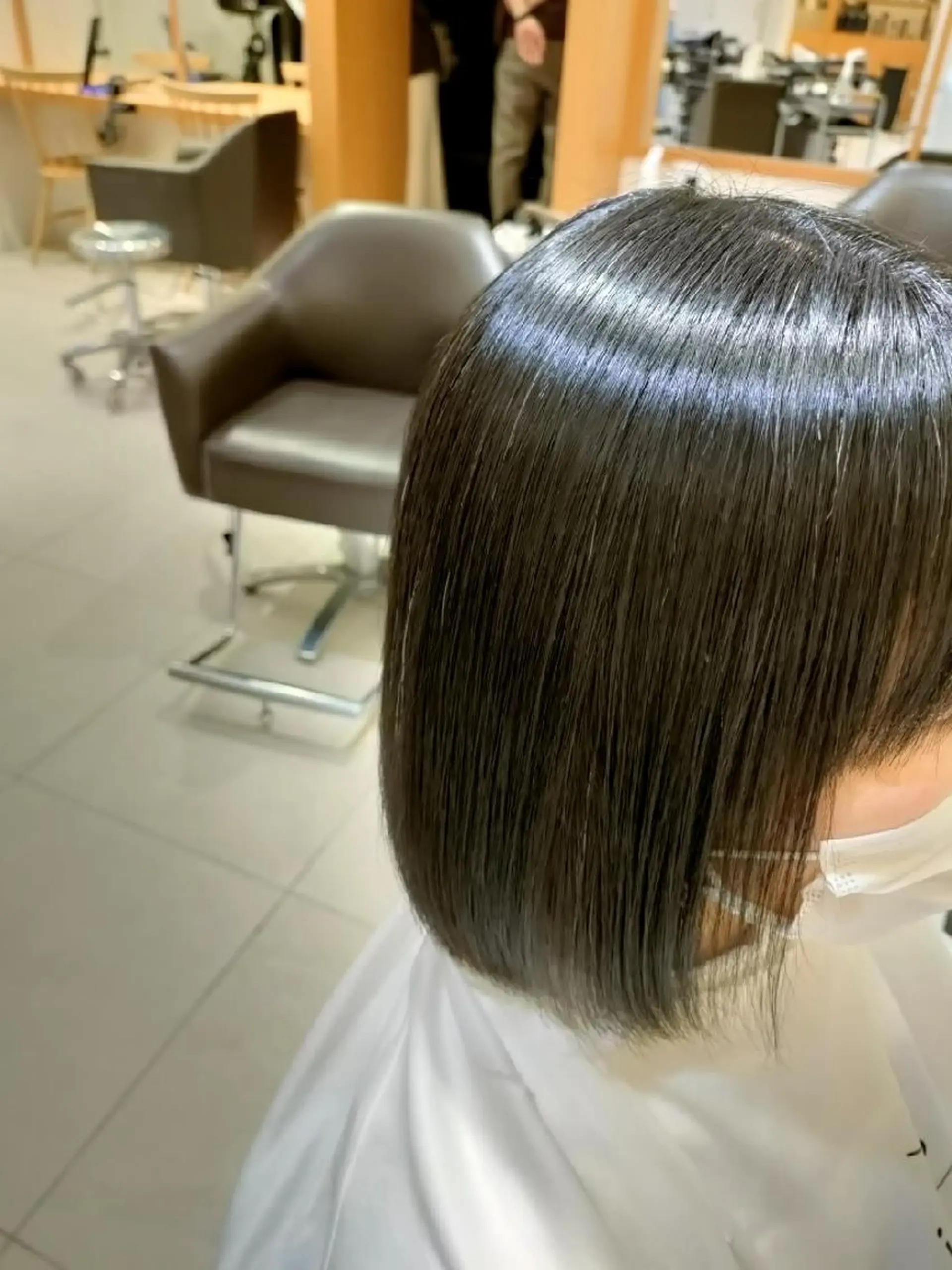 ミディアム 中島 愛のヘアスタイル