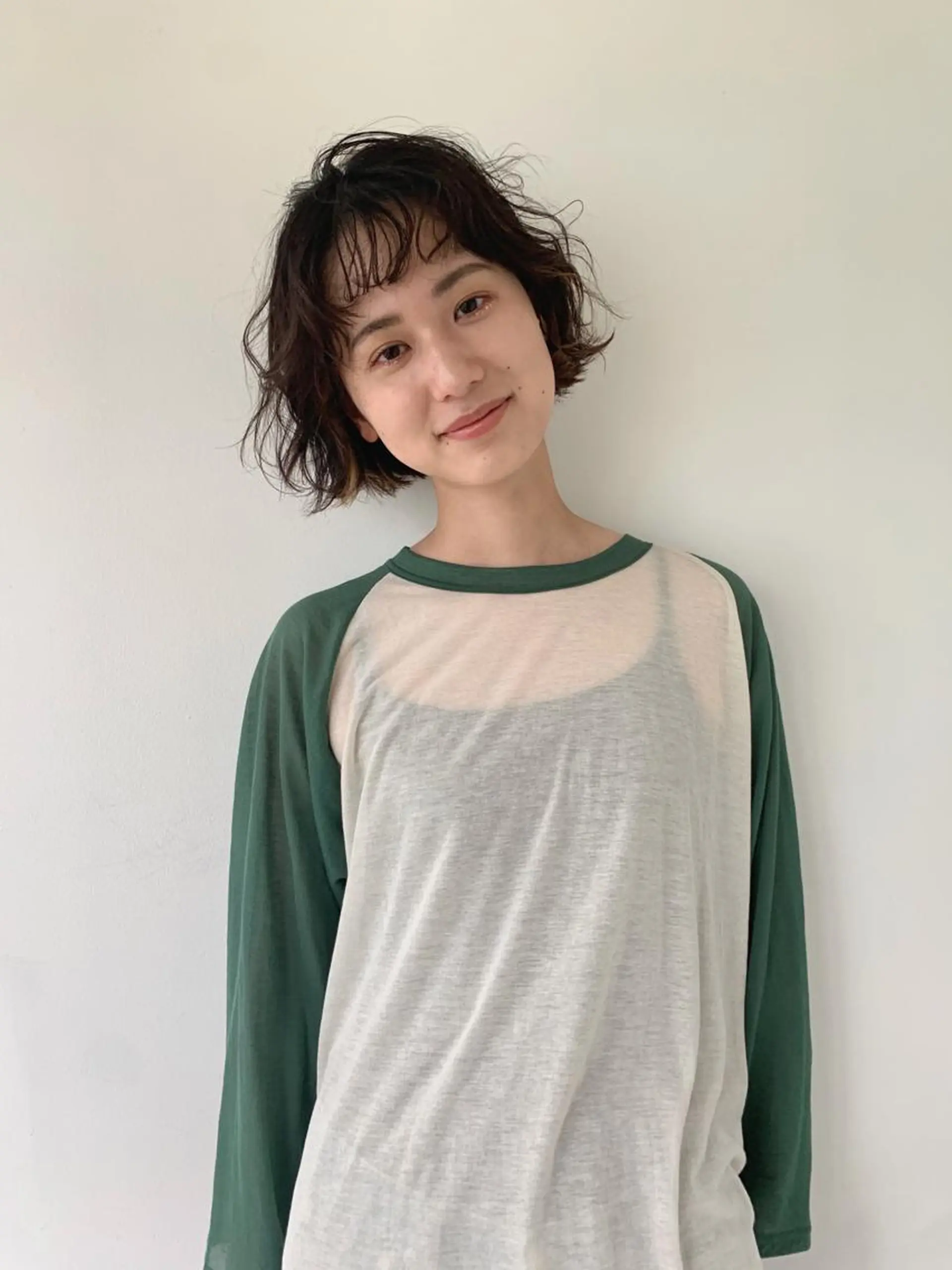 ショート 卒業式のヘアスタイル ハイライト 髪質改善 韓国風ヘア 縮毛矯正 LOREN＋透明感 オリーブhirokoのヘアスタイル