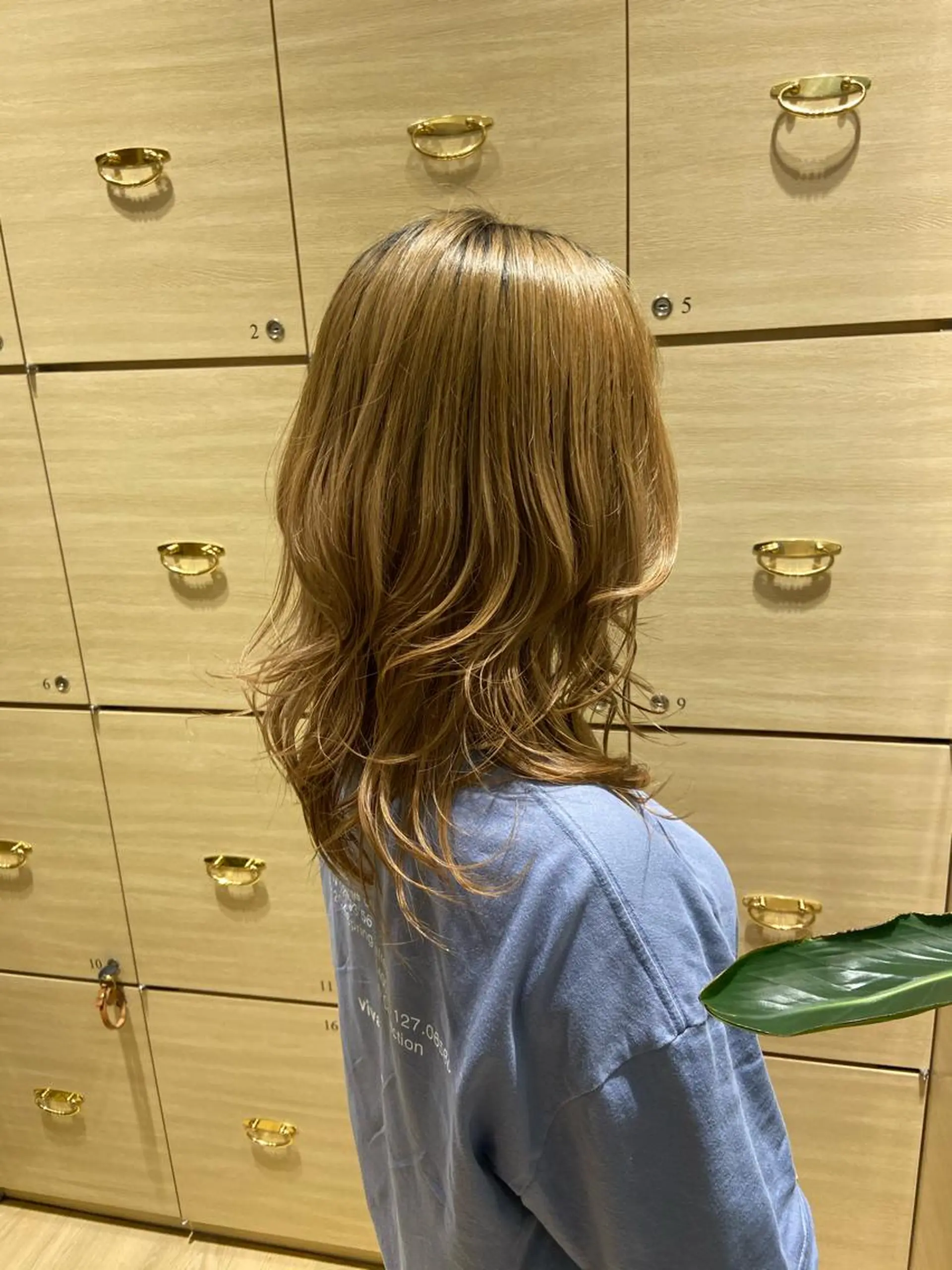 ミディアム パーマ ハイレイヤー レイヤーカット ウルフカット terrace AVEDA大丸心斎橋店所属・桝野 尚也のヘアスタイル