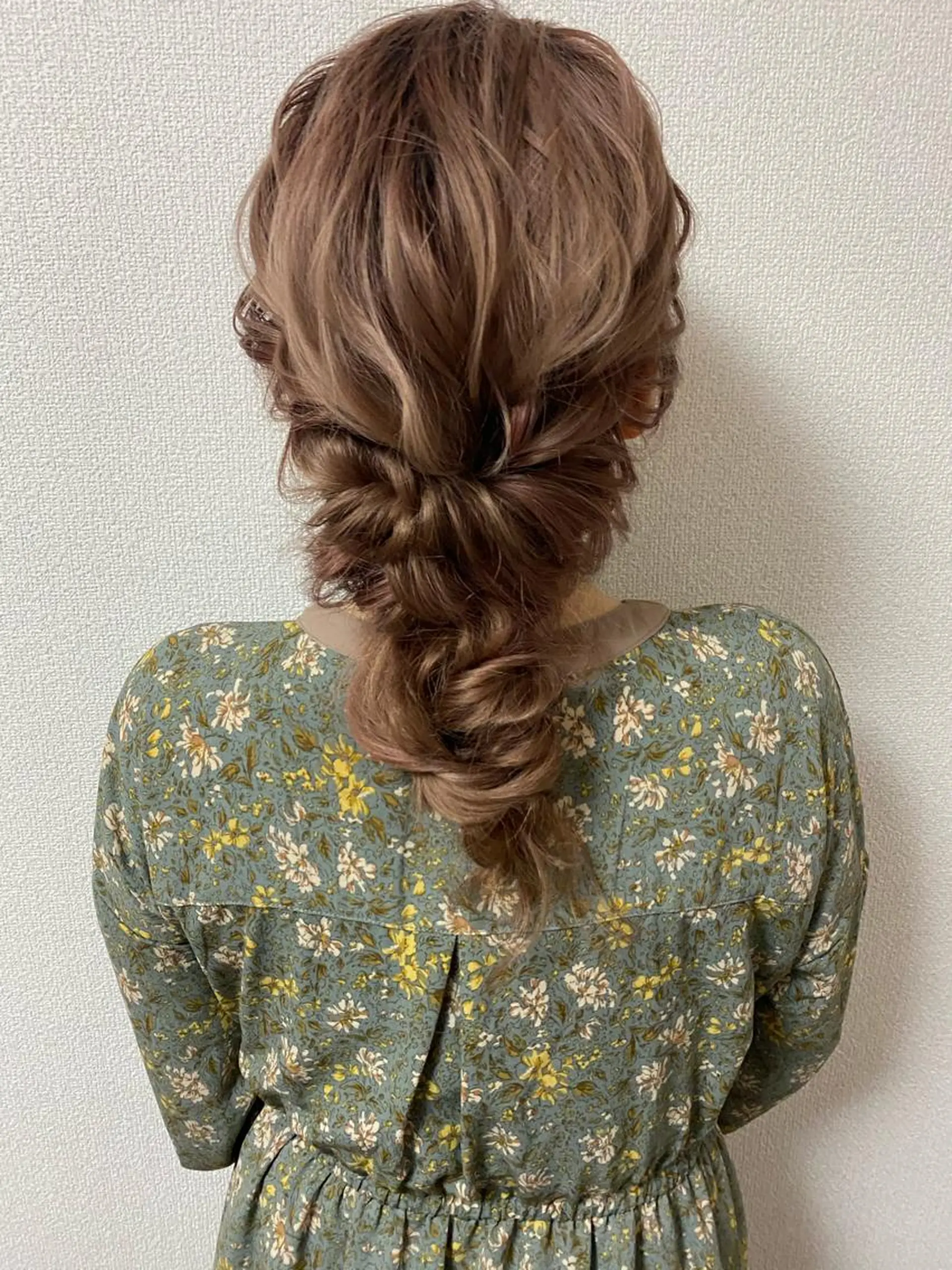 セミロング カラー ヘアアレンジ ブリーチなしベージュ /ヘアセット/ミユのヘアスタイル