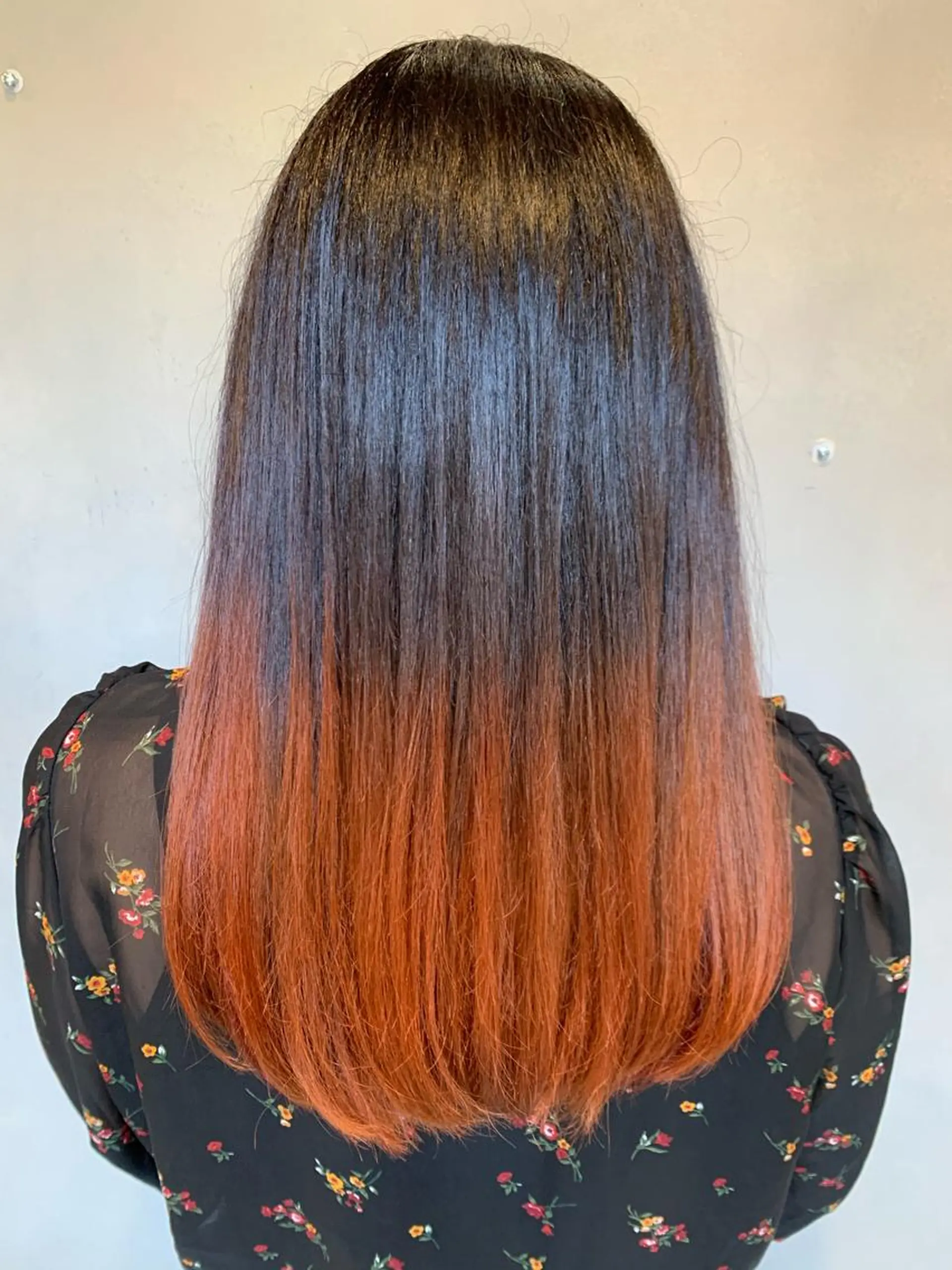 セミロング カラー ヘアカラー ハイライトが 得意なニキです😊のヘアスタイル