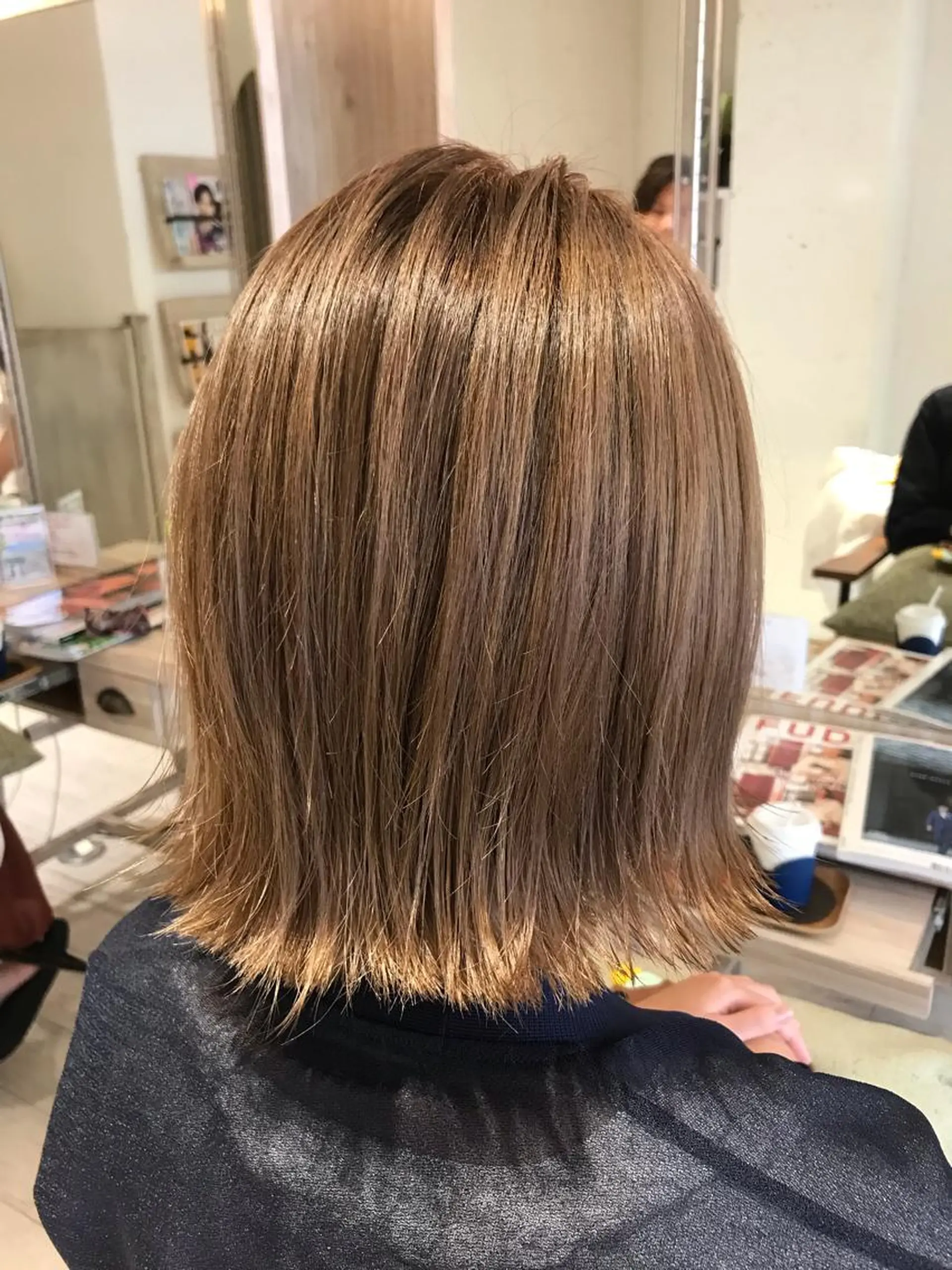 ショート ミルクティーベージュ 山本勝志のヘアスタイル