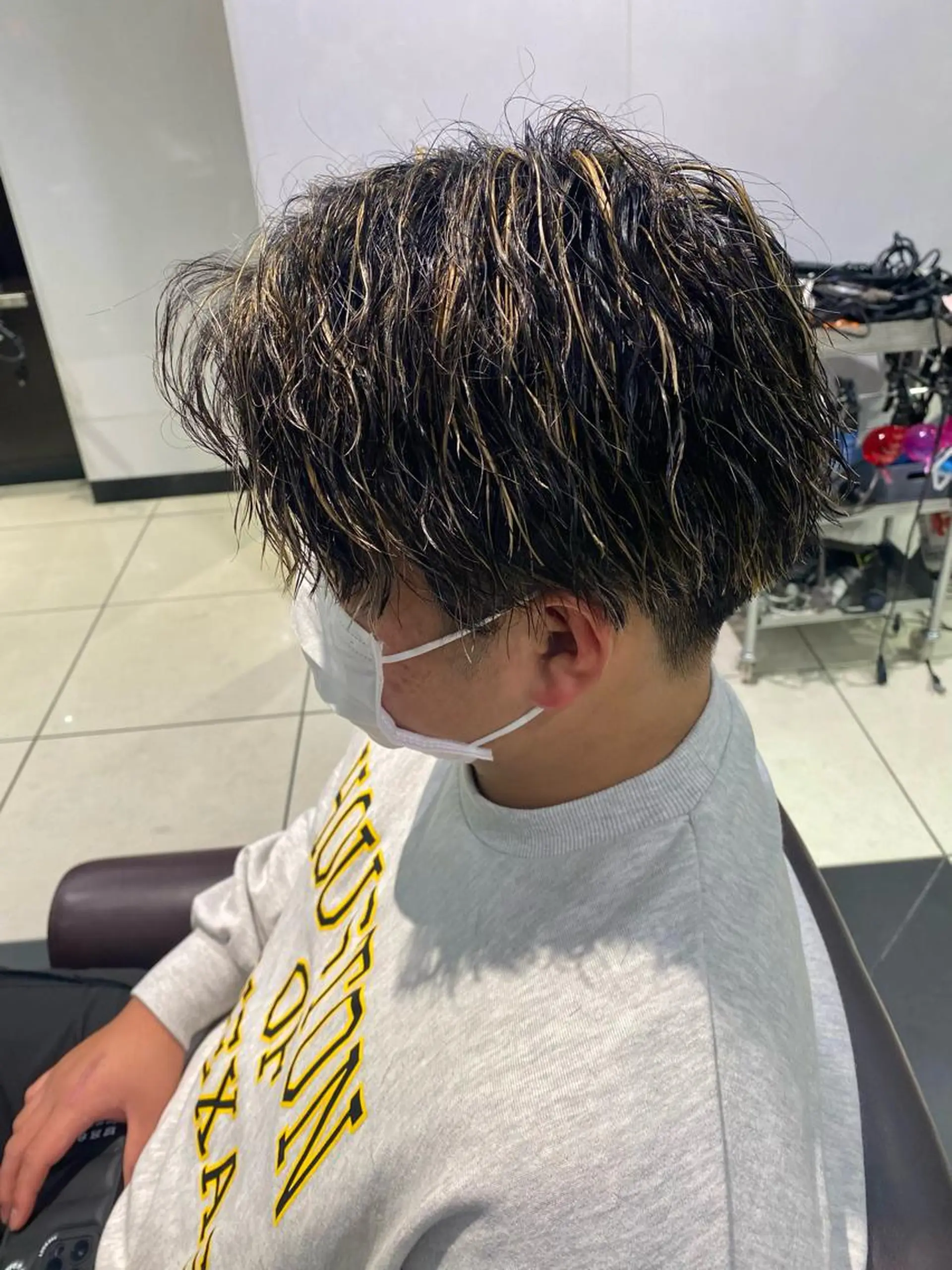 ショート カラー パーマ メンズ カット パーマ 酸スト/フェザー パーマ/三谷海斗のヘアスタイル