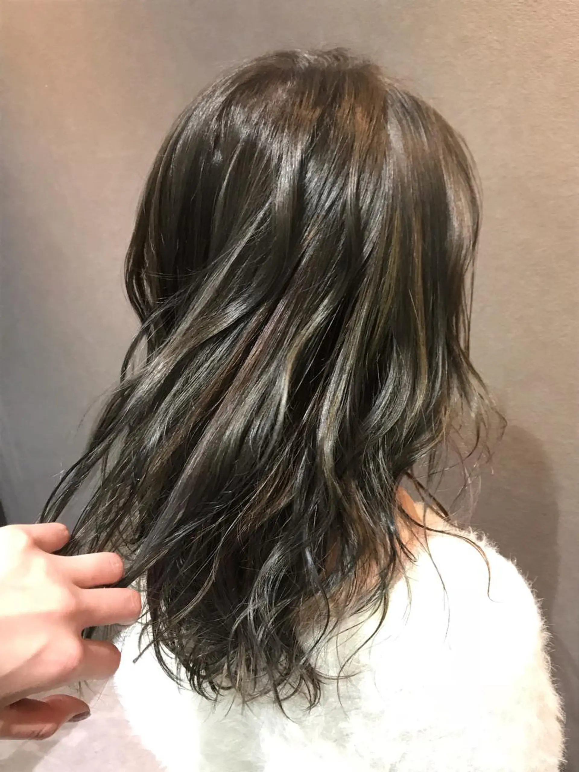 セミロング トリートメント 高瀬 明菜のヘアスタイル