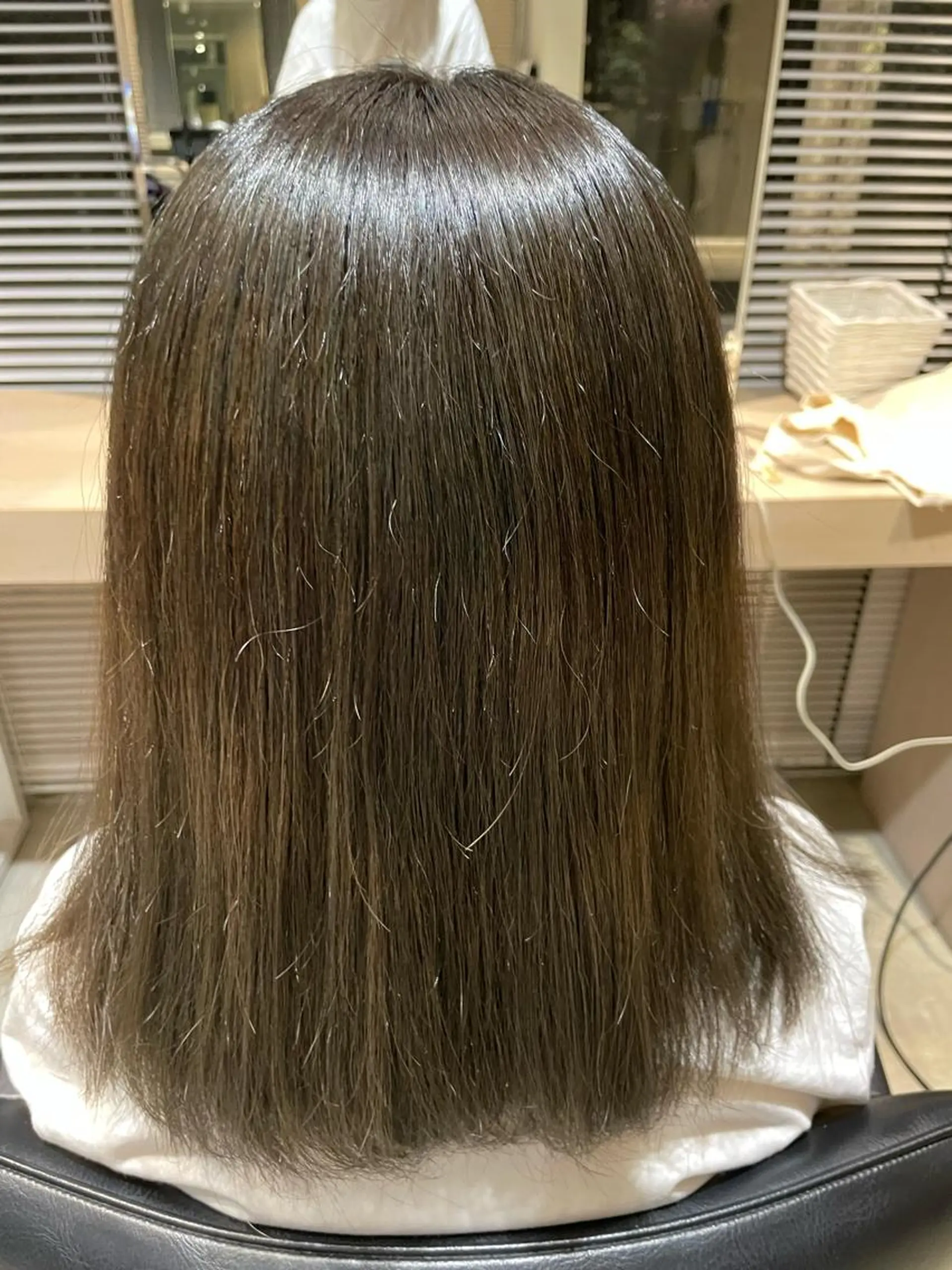 ミディアム カラー ヘアアレンジ ベージュカラー オリーブベージュ ヘアカラー SHEA.学芸大学所属・一箭 恵梧/ロングヘアのヘアスタイル
