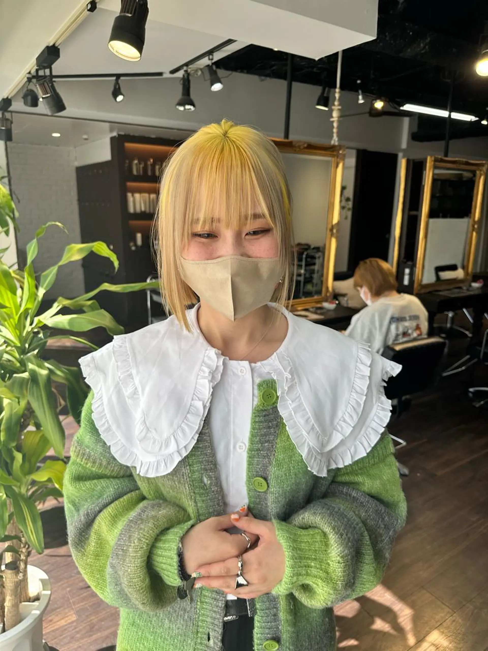 ミディアム カラー アディクシーカラー ブリーチ ケアブリーチ デザインカラー ハイトーンカラー カット ヘアカラー トリートメント ワンホンヘア ケラチン/Kaitoのヘアスタイル