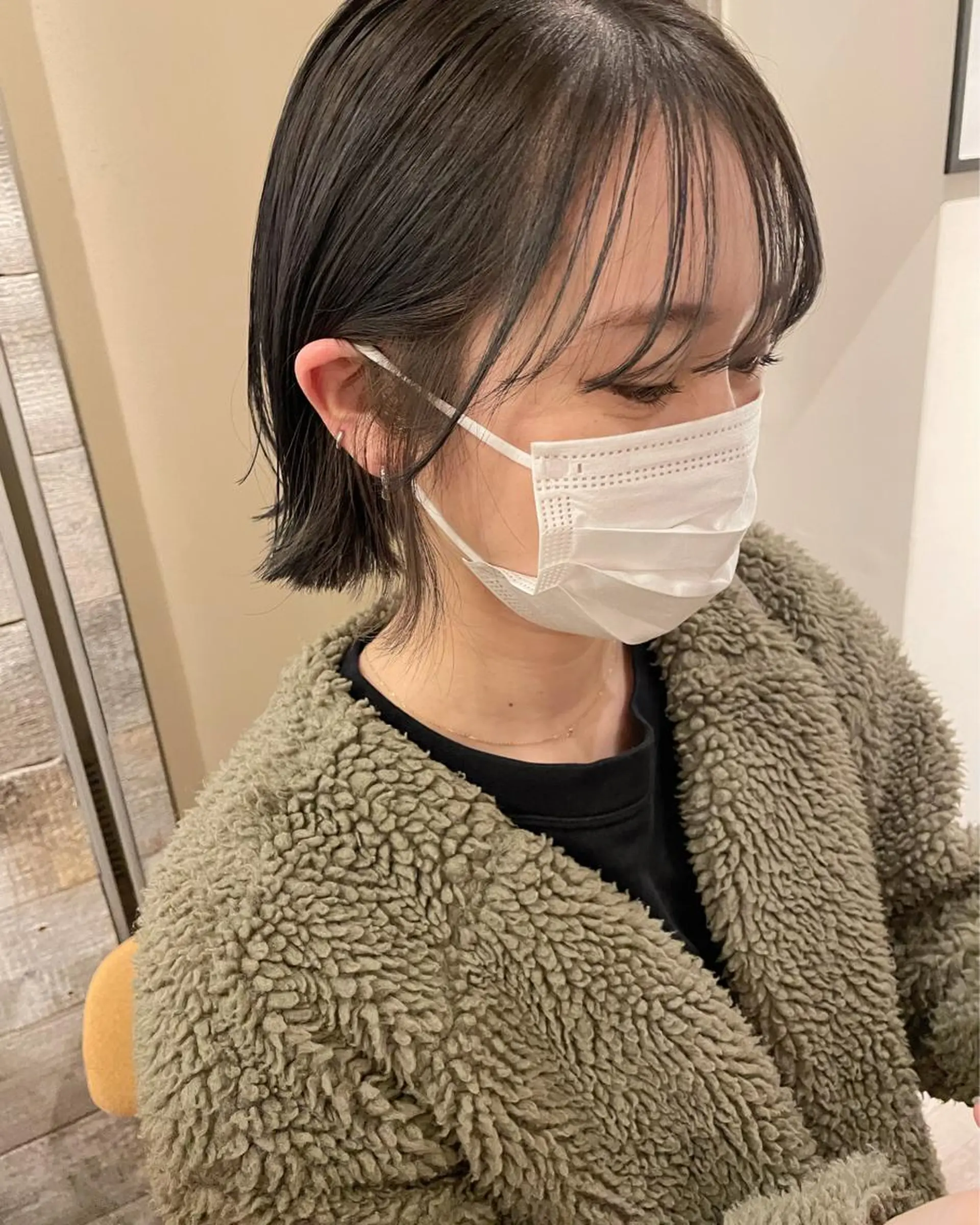 ショート カラー ダークグレー イヤリングカラー シルバー ボブ ヘアカラー レイヤー/ボブ/ 顔周り/yukinaのヘアスタイル