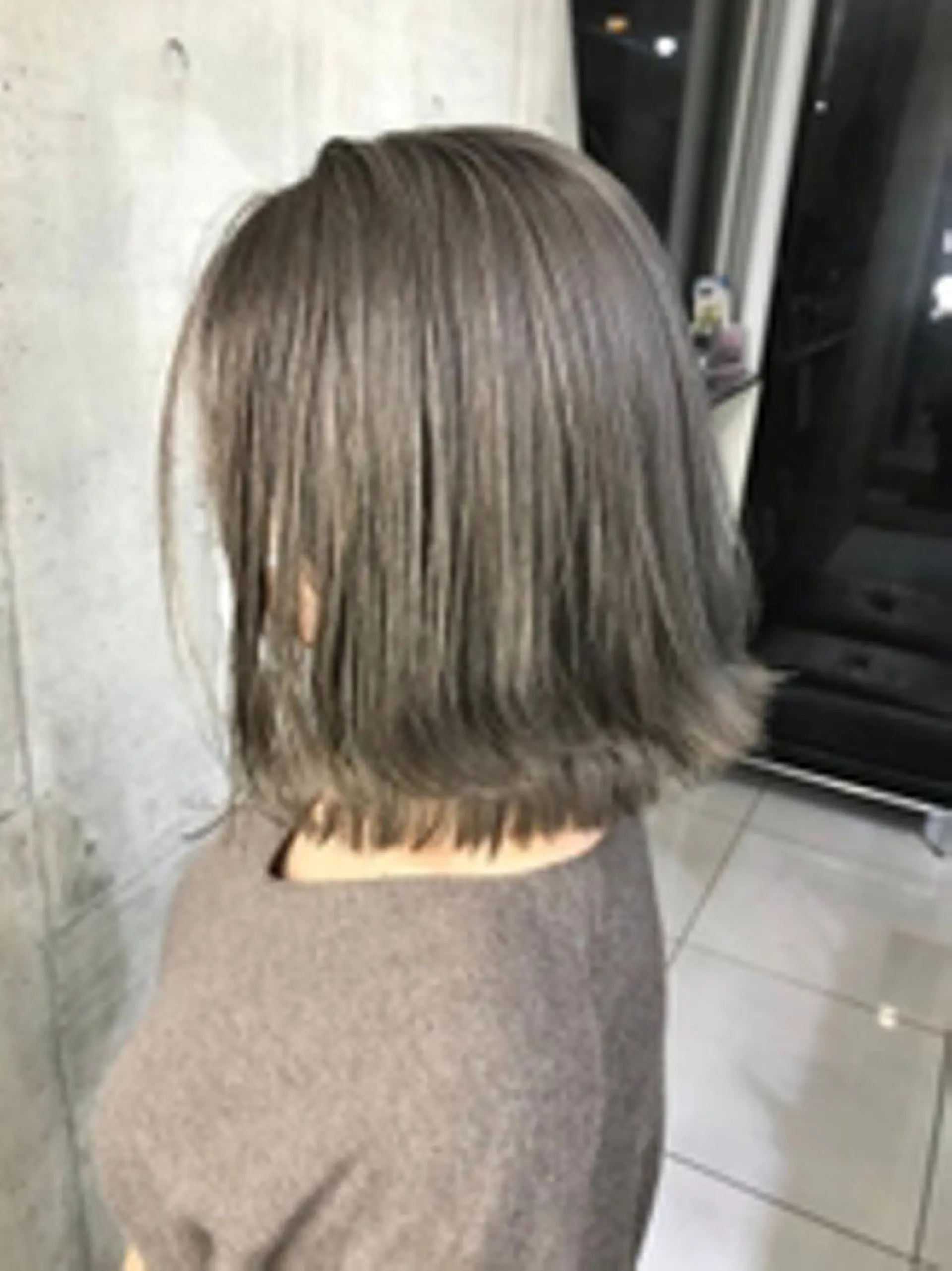 ショート カラー 前田 桃花のヘアスタイル