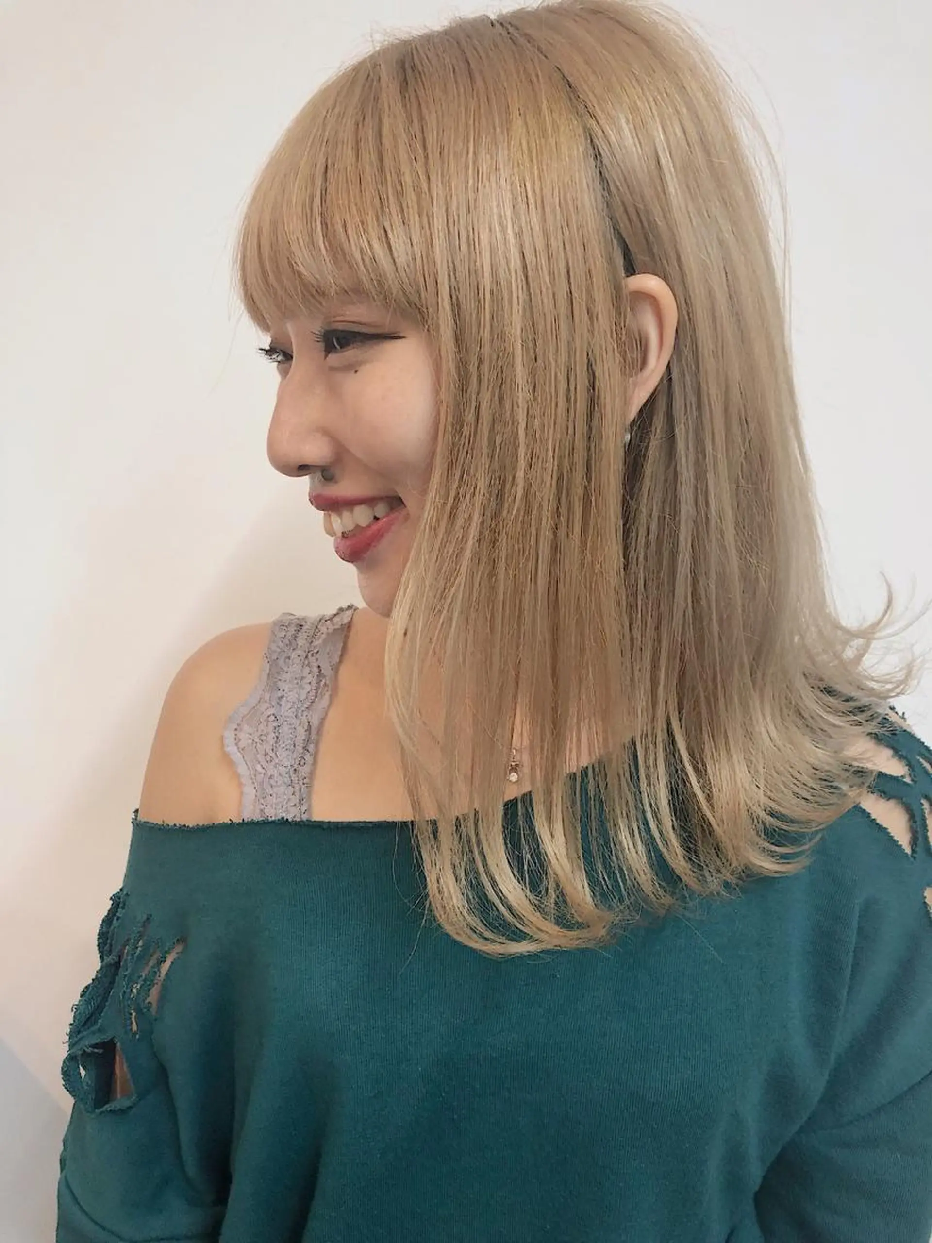 セミロング カラー ベージュカラー カットが得意 🫧ショートボブ🫧のヘアスタイル