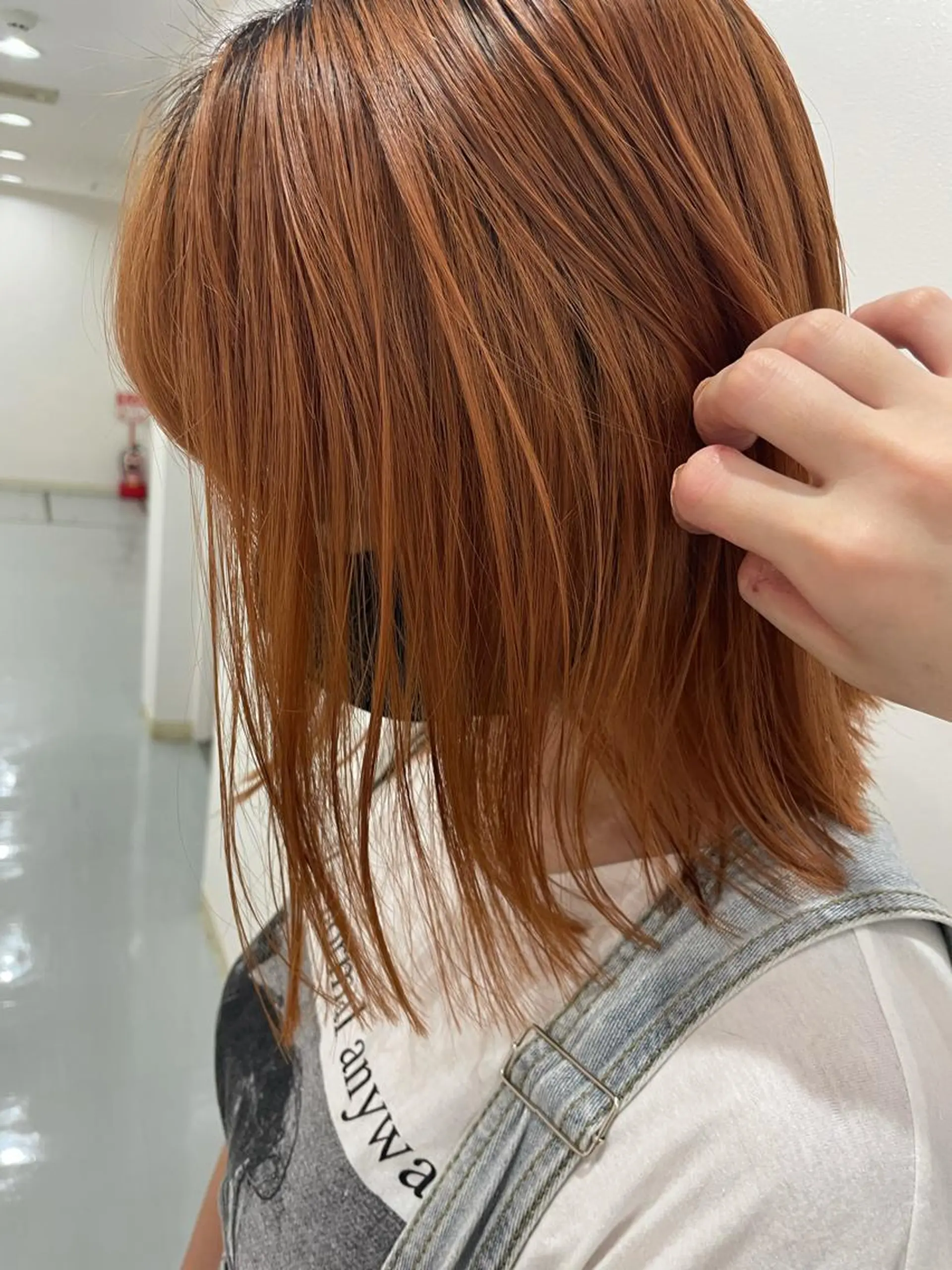 ミディアム カラー akane .のヘアスタイル