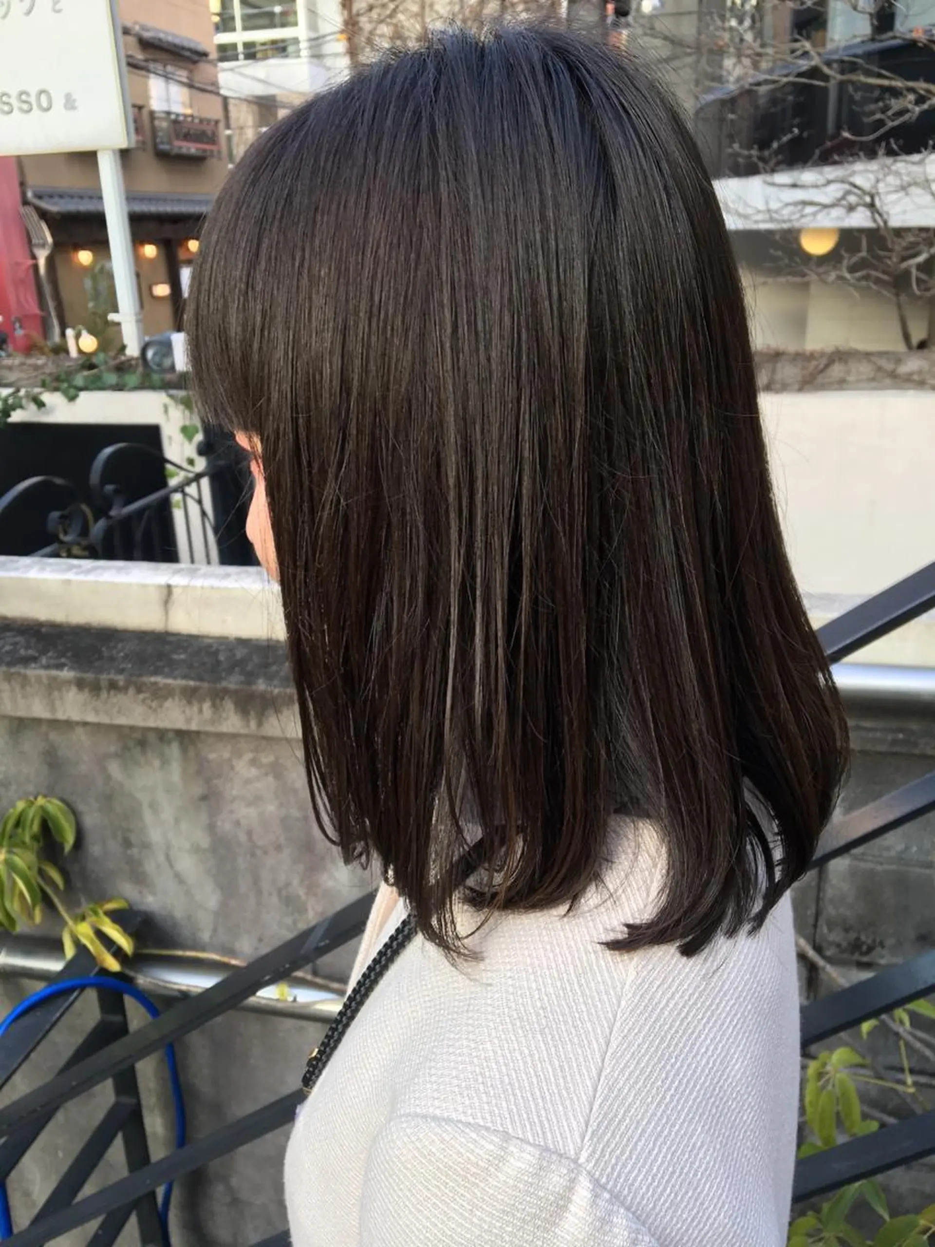 ミディアム カラー THE DAY所属・AKI HASHIMOTOのヘアスタイル