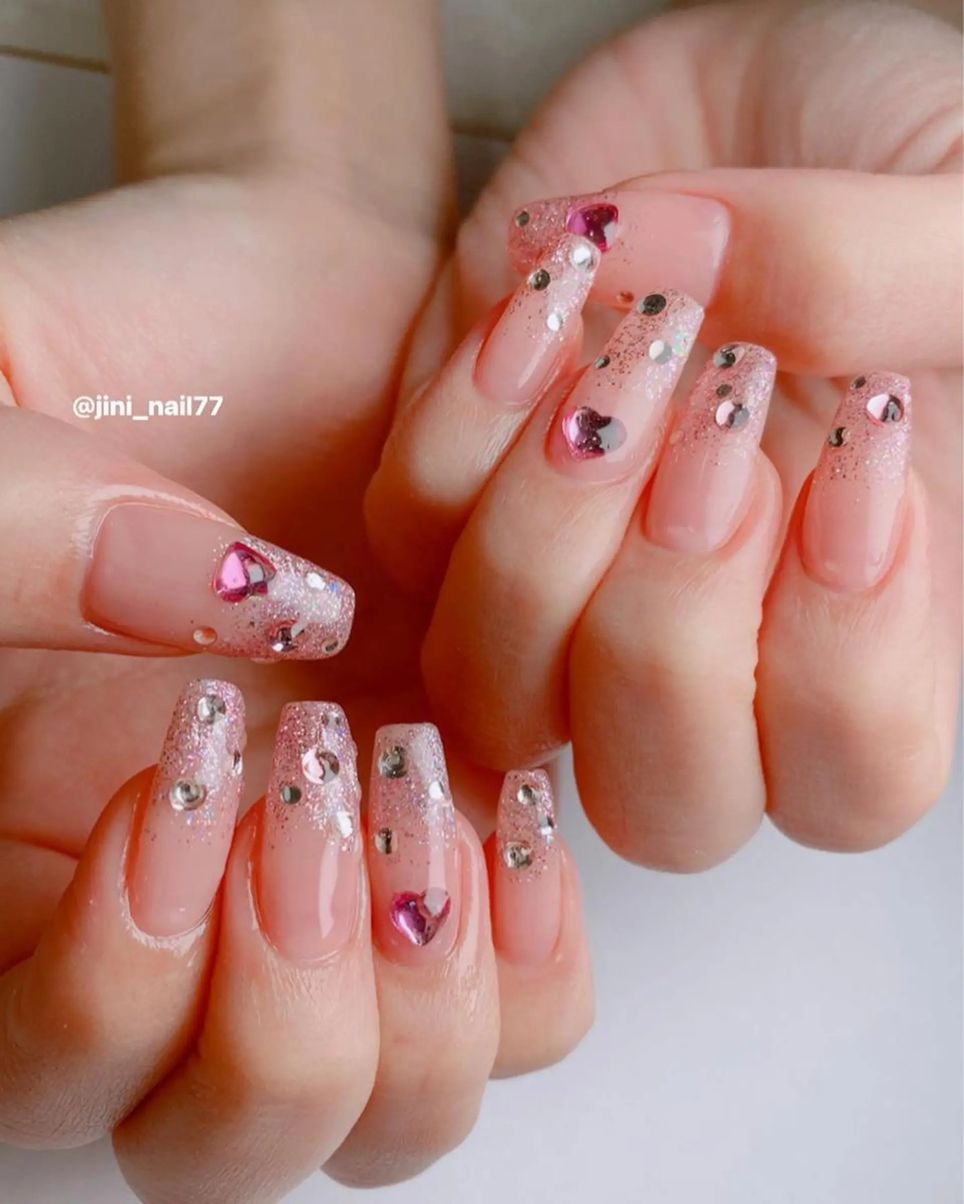 ネイル JINI NAIL所属・ジニ ネイルのネイルデザイン