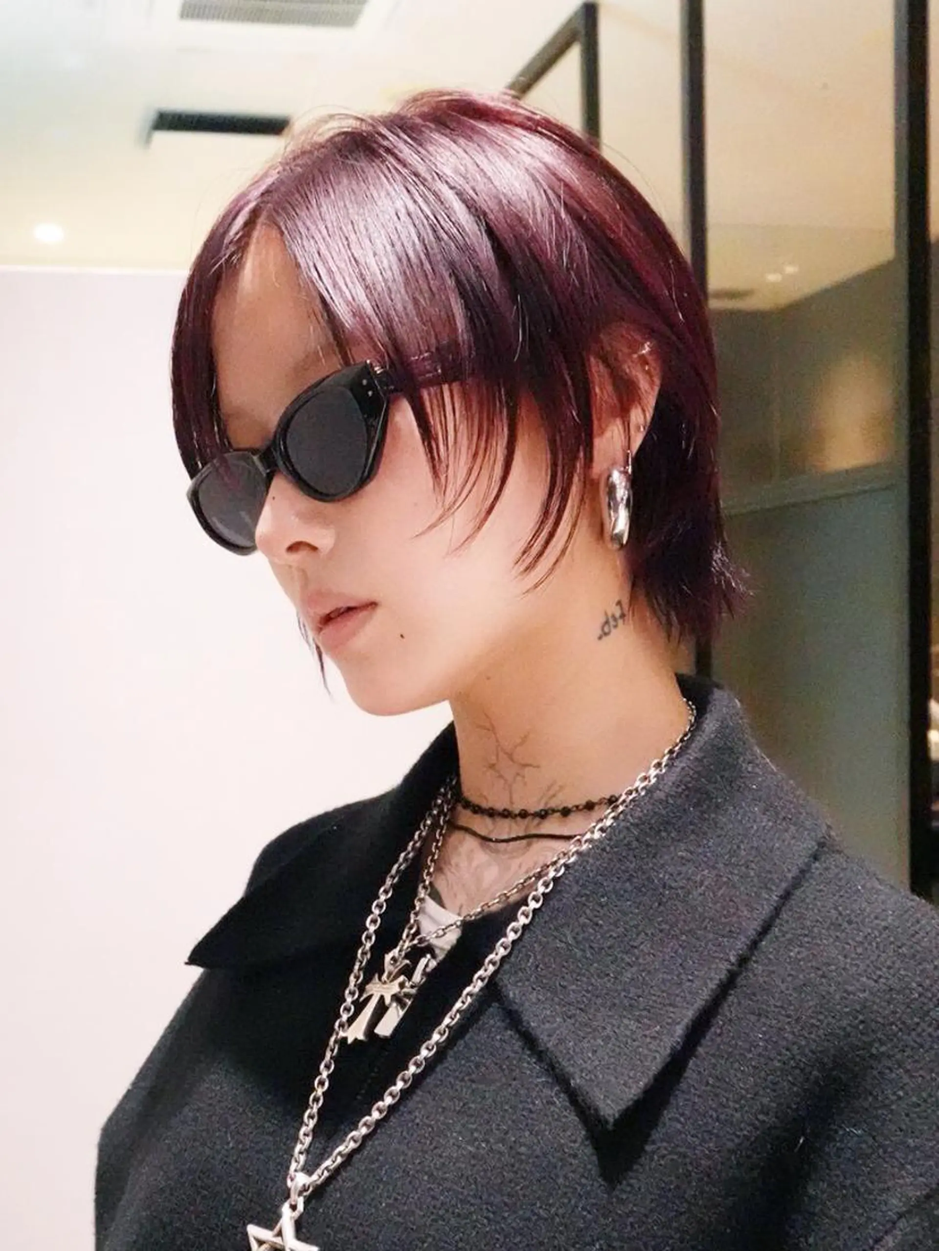 ミディアム カラー 顔まわりレイヤー 顔周りカット 韓国風ヘア レイヤーカット ウルフカット カット ヘアカラー トリートメント ITbyALBUM 浦和店のヘアスタイル