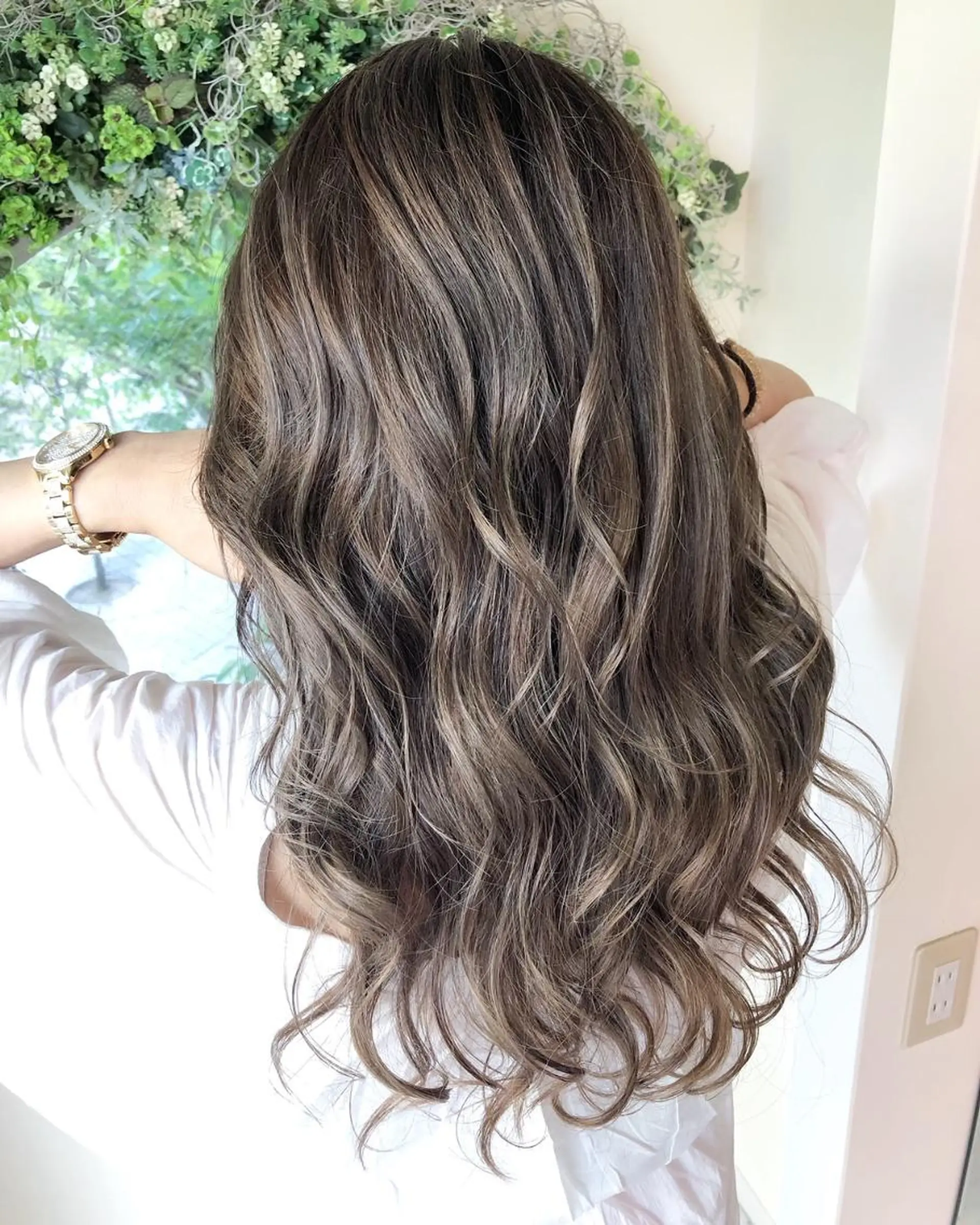 ロング カラー パーマ 上霜 菜月のヘアスタイル