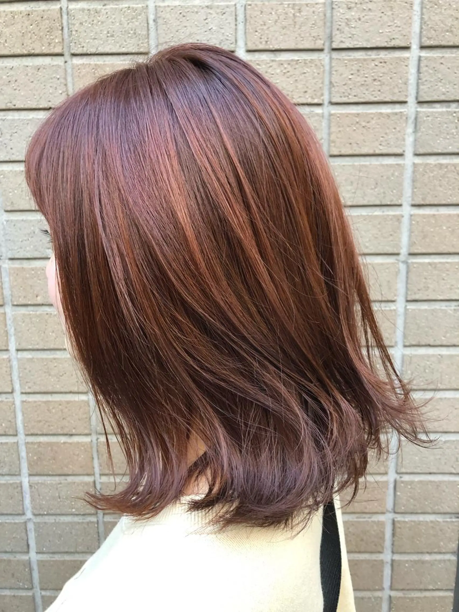 ミディアム カラー ブリーチ オレンジ ヘアカラー トリートメント 細めハイライト🩶 ボブ/レイヤーカットのヘアスタイル